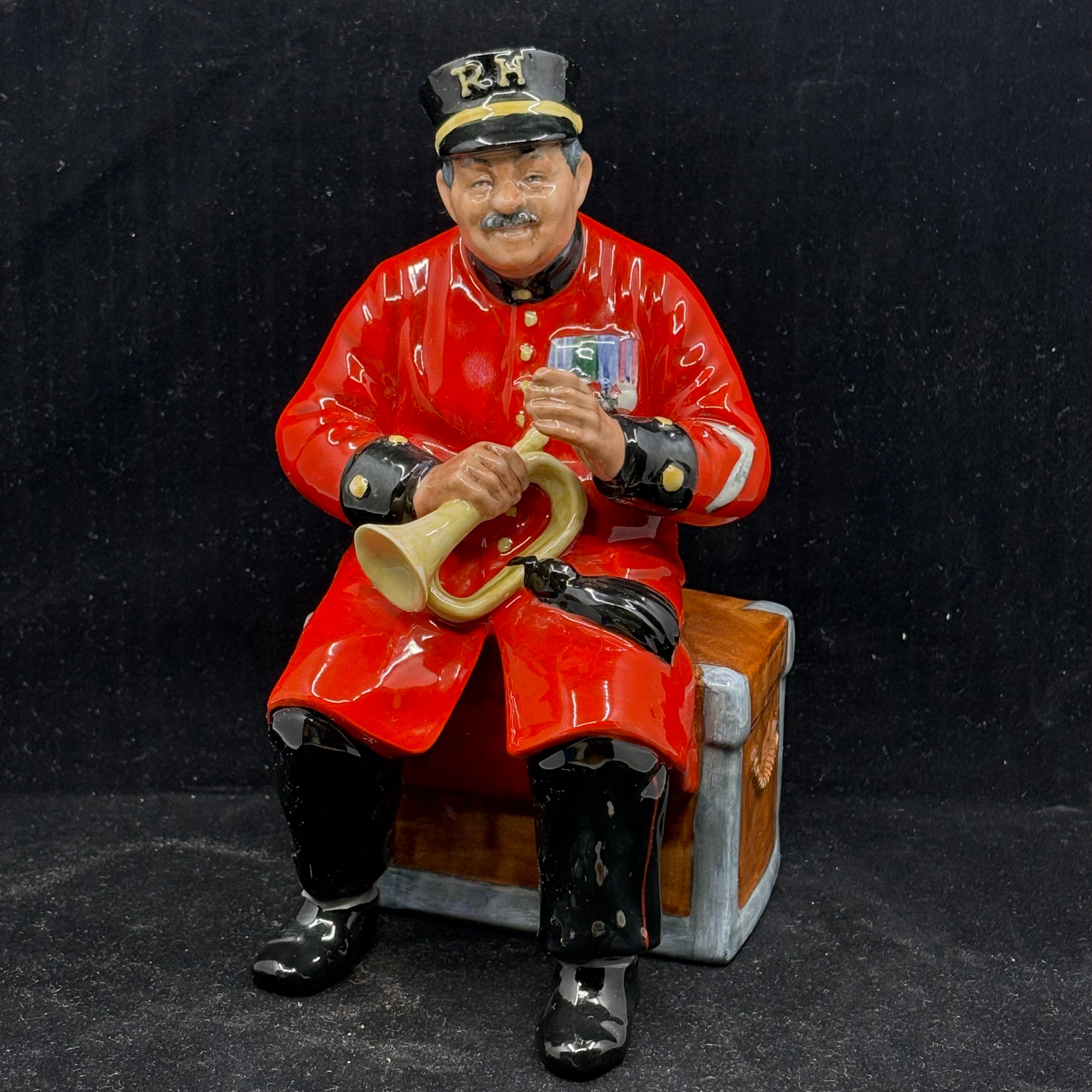 Royal Doulton Past Glory HN2484 (1973 to 1979) 7.5" Figurine