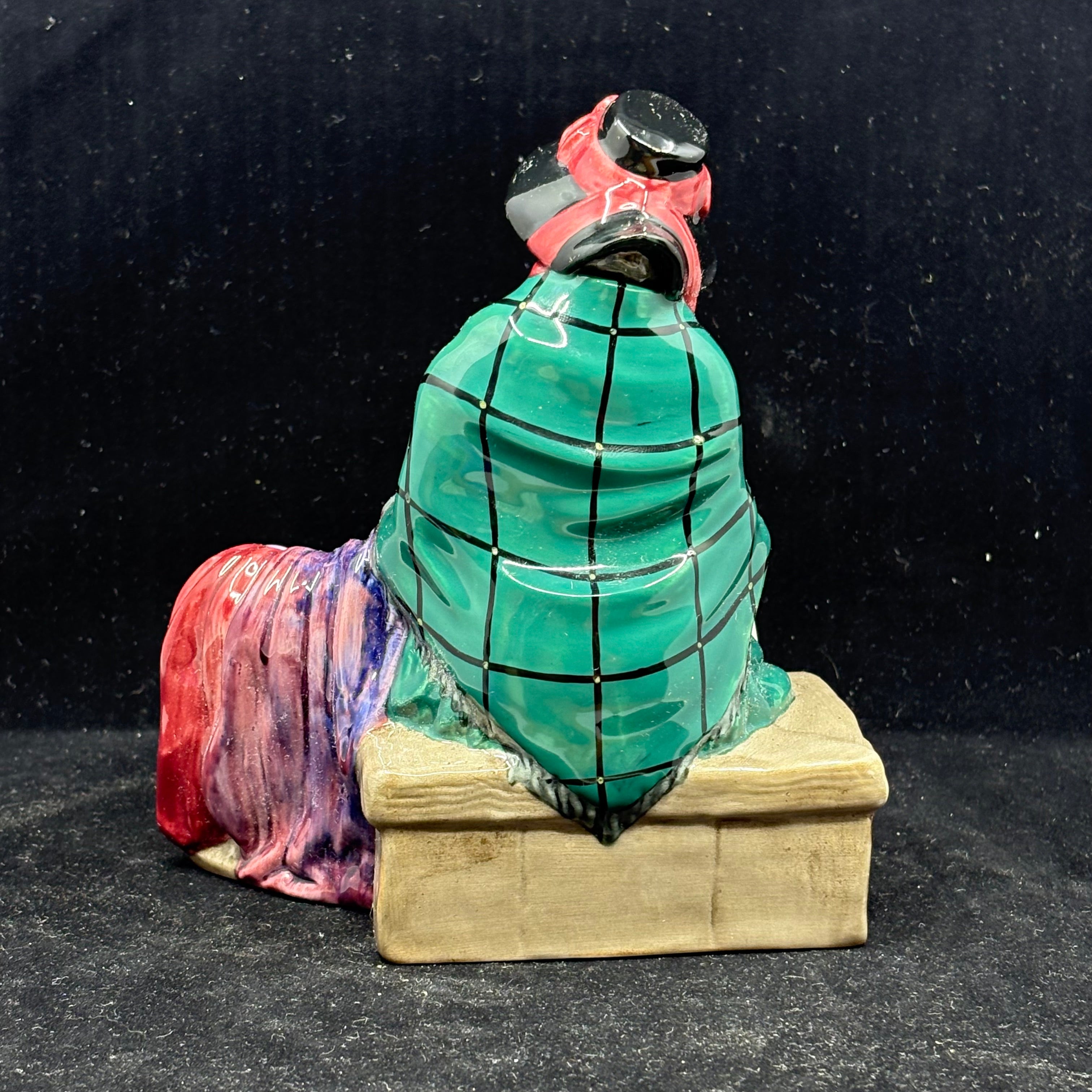 Royal Doulton Silks & Ribbons HN2017 ( 1949 to 2001) - 6" Figurine
