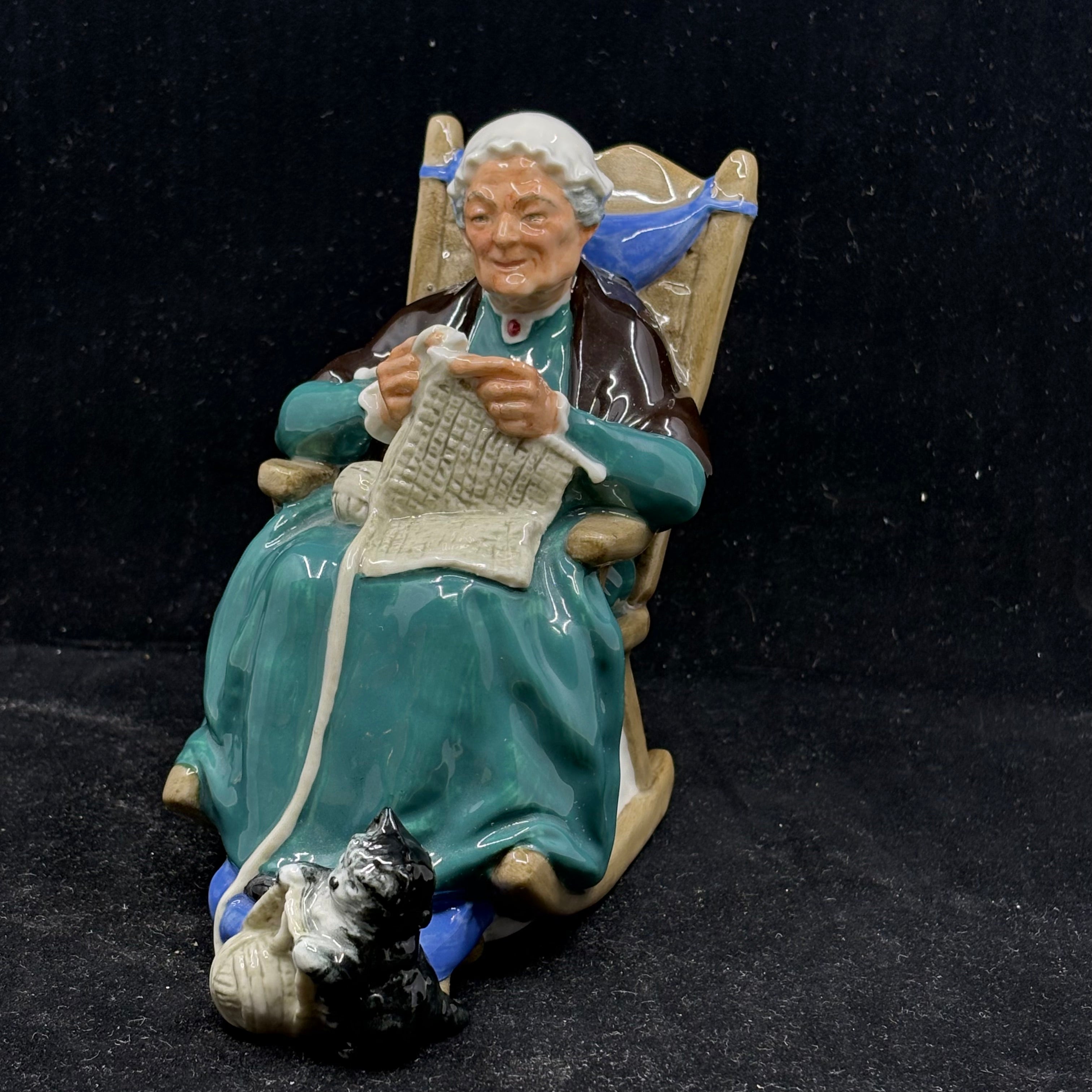 Royal Doulton Twilight HN2256 (1971-1976) - 5" Figurine - William Cross