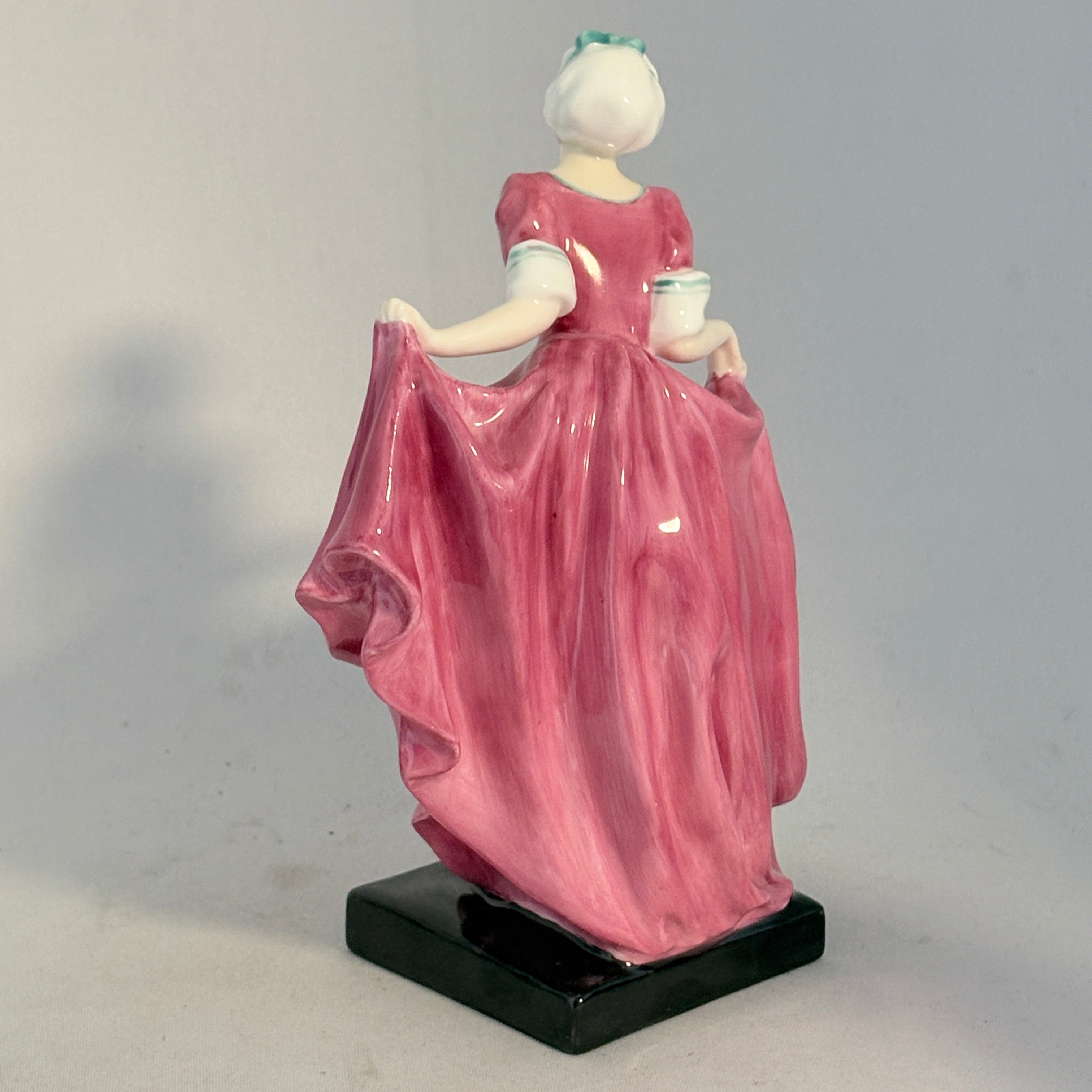Royal Doulton Figurine Delight HN1772