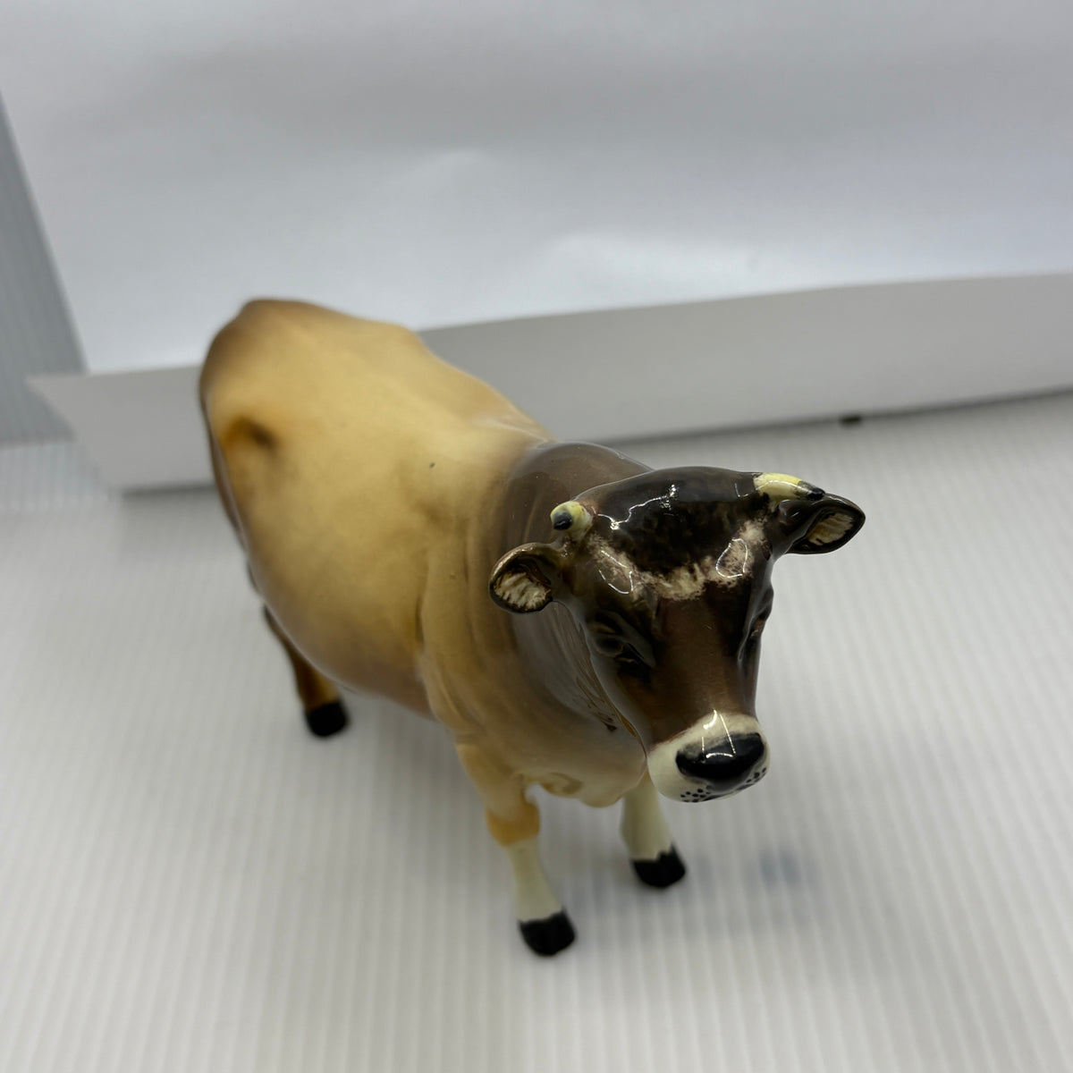 Beswick Jersey Bull Ch. Dunsley Coy Boy Model 1422, side view