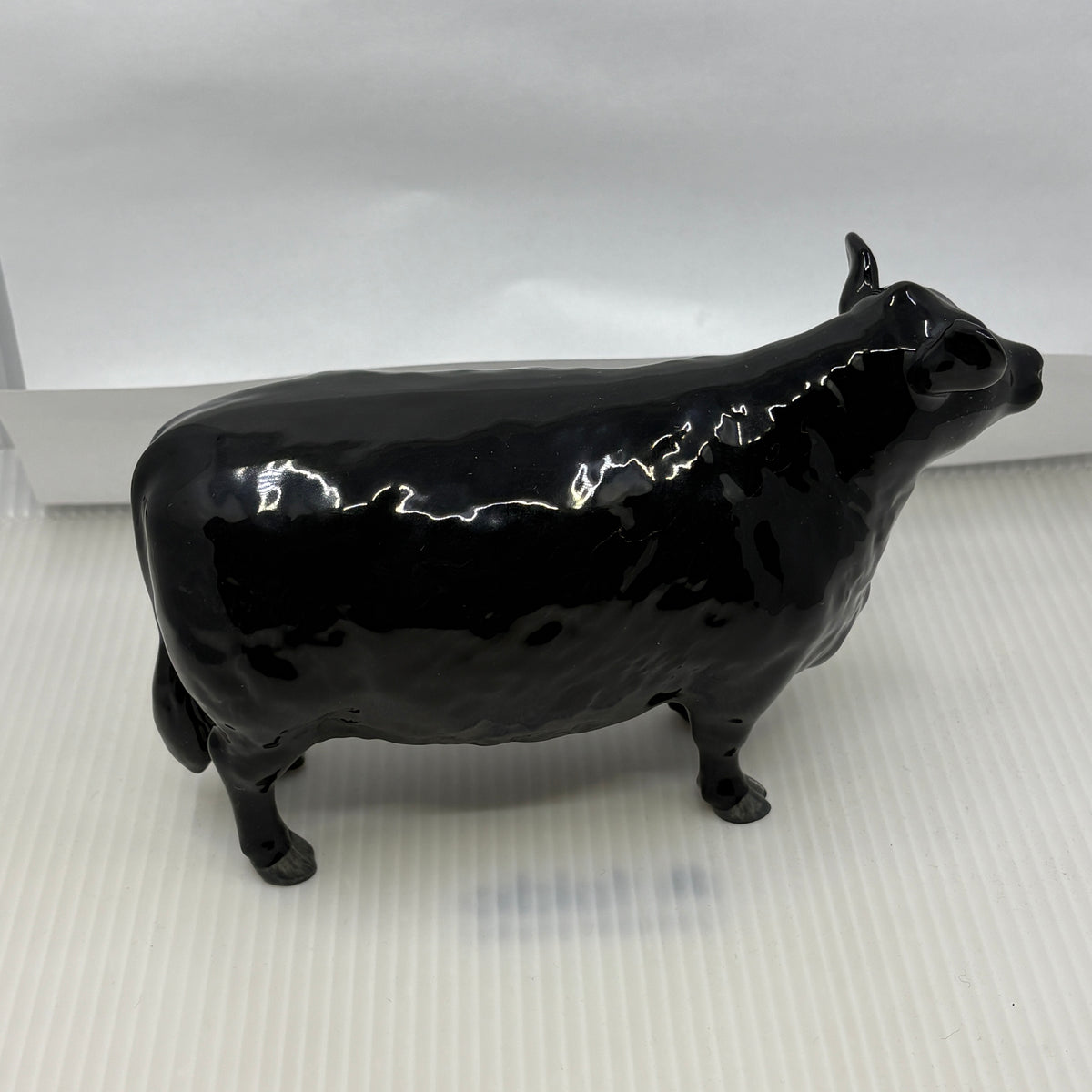 Beswick Aberdeen Angus Cow Model 1563, side view