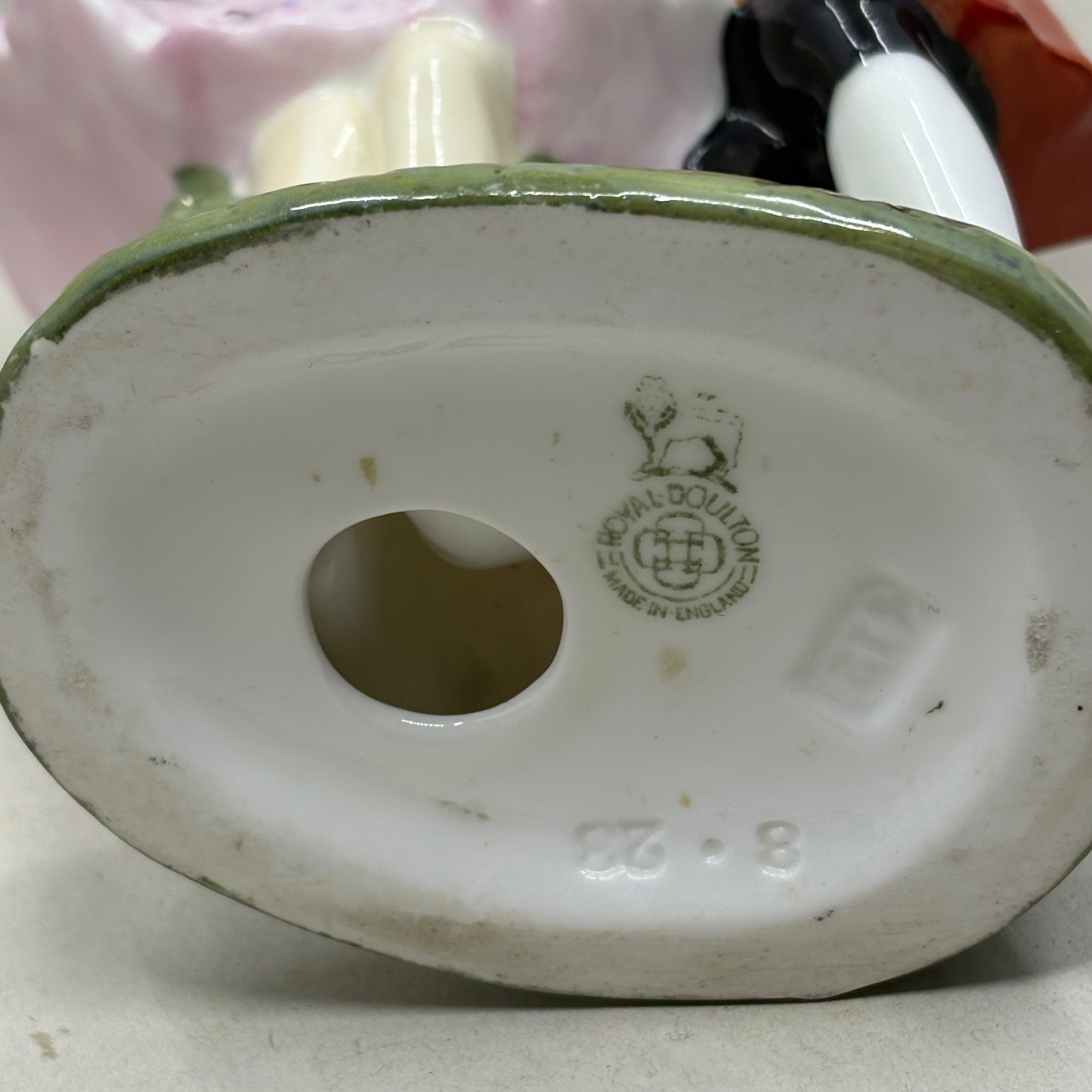 Royal Doulton Figurine The Perfect Pair HN581