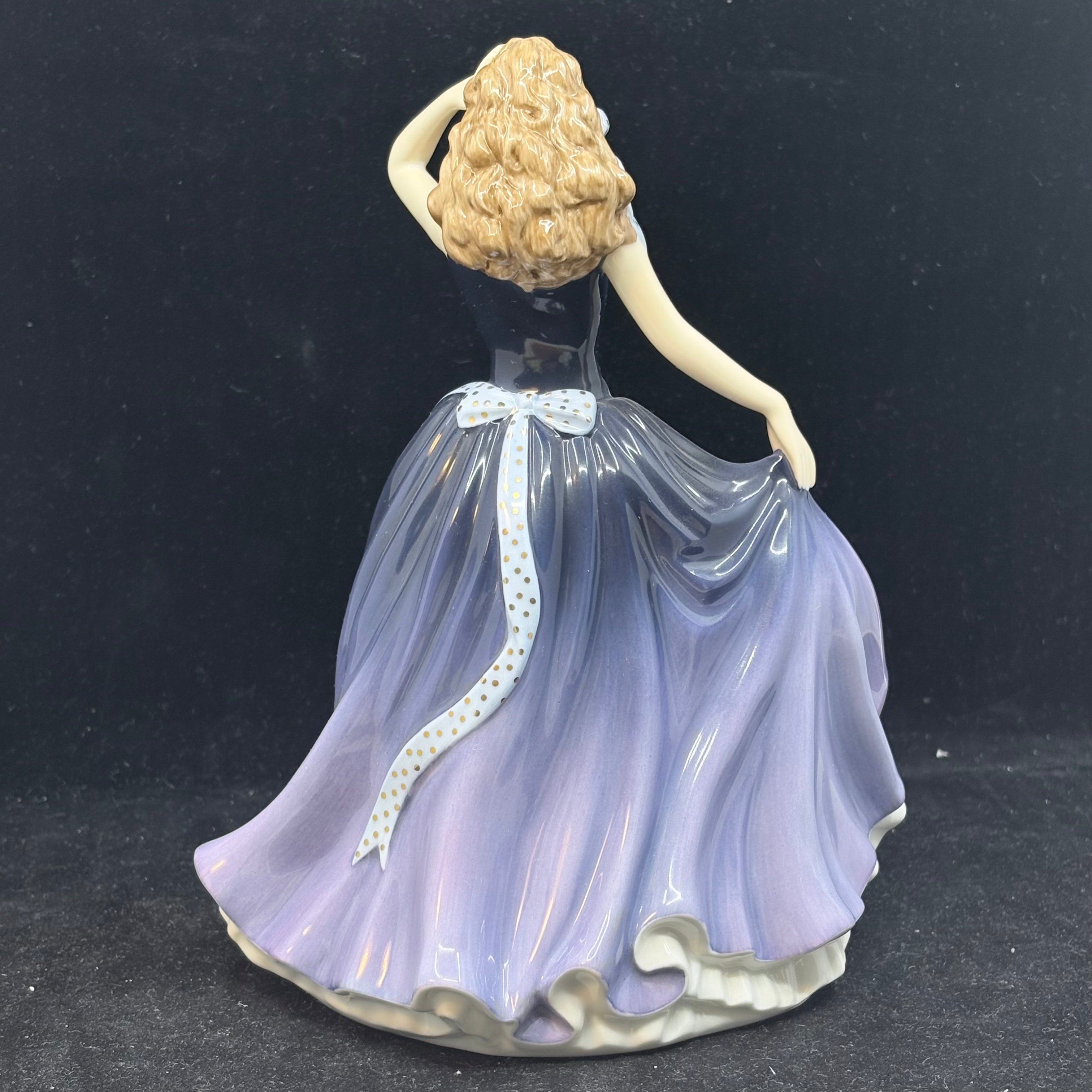 Sarah HN5316, Royal Doulton Figurine