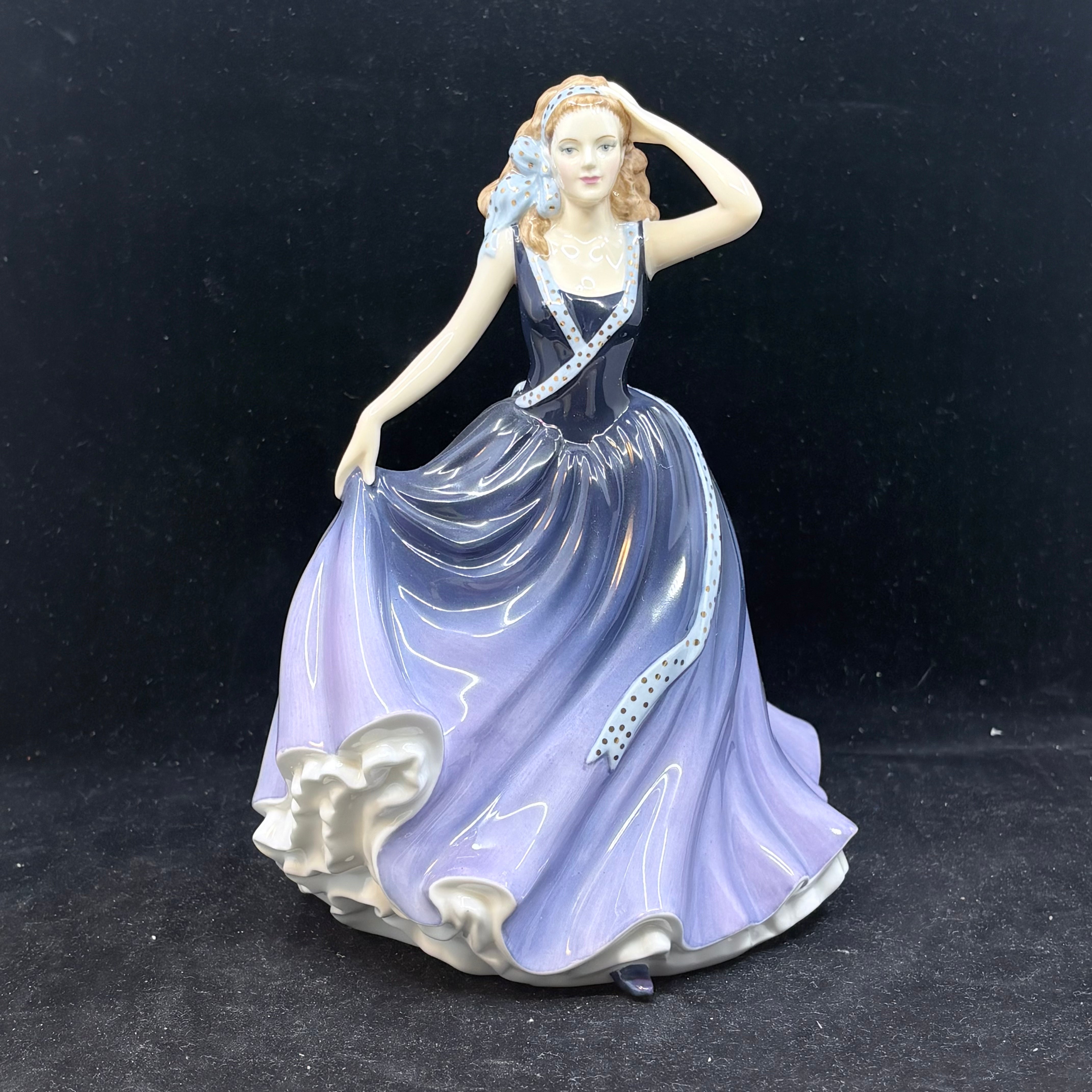 Royal Doulton Figurine Sarah HN5316 - William Cross