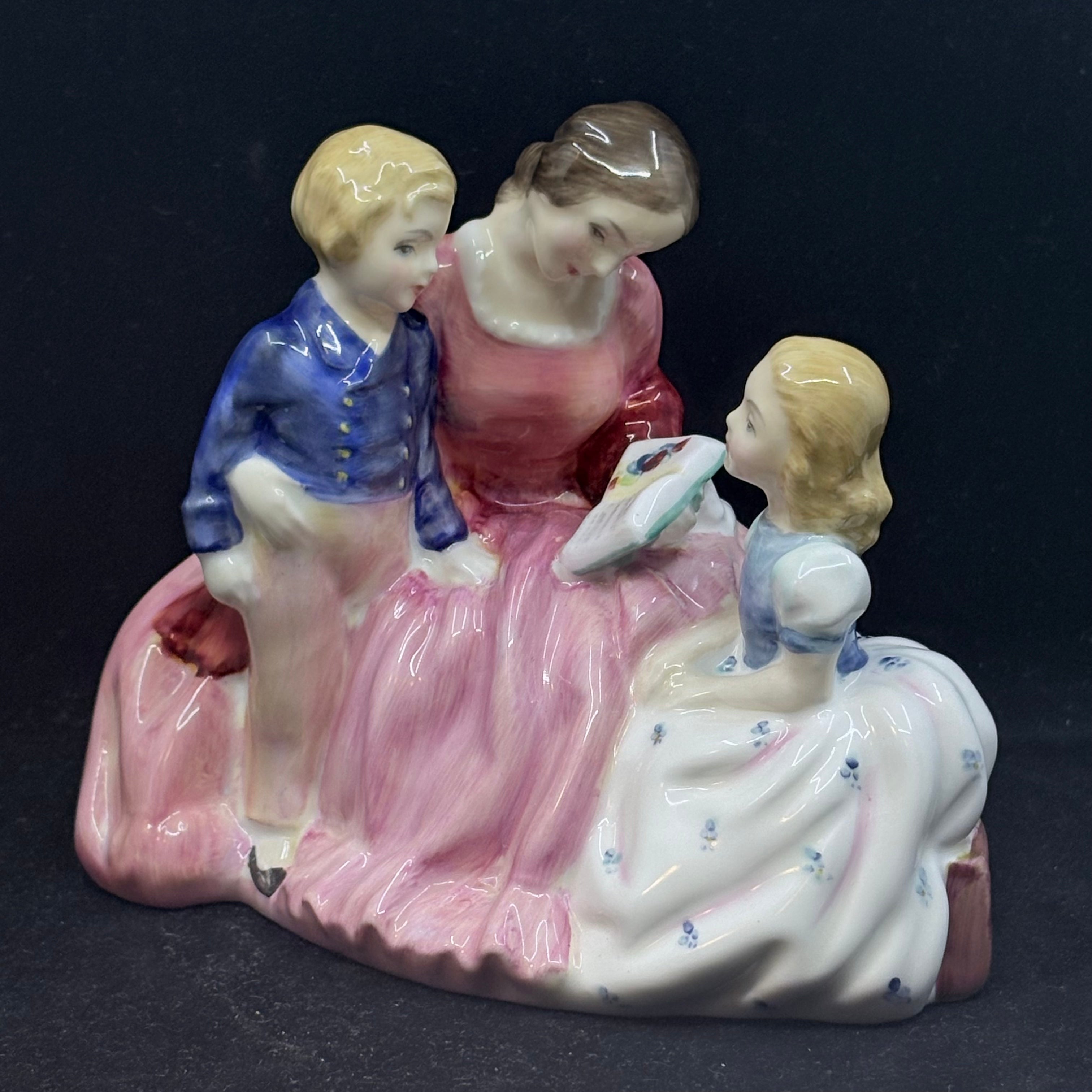 Royal Doulton Figurine Bedtime Story HN2059