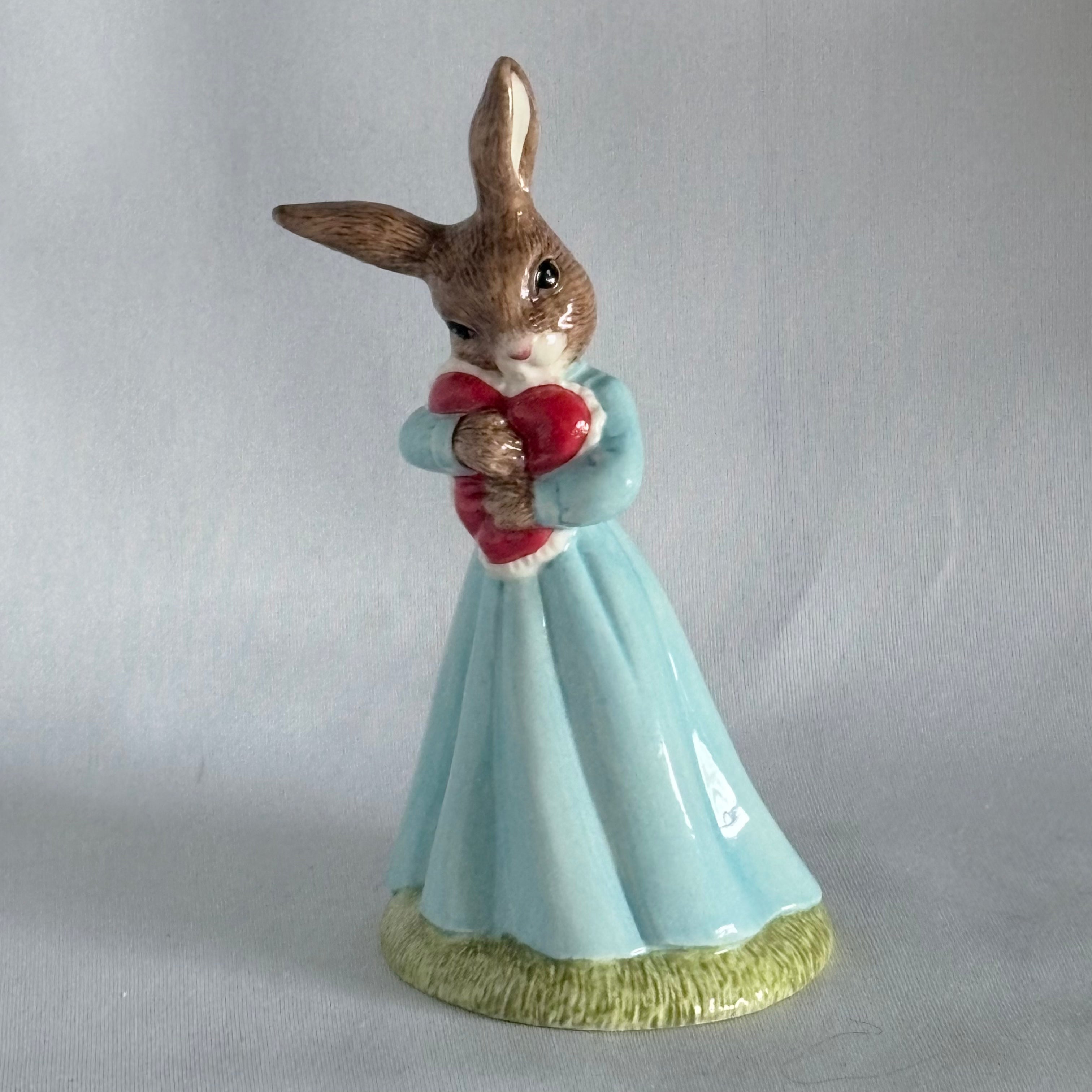Royal Doulton Bunnykins Love Heart DB288