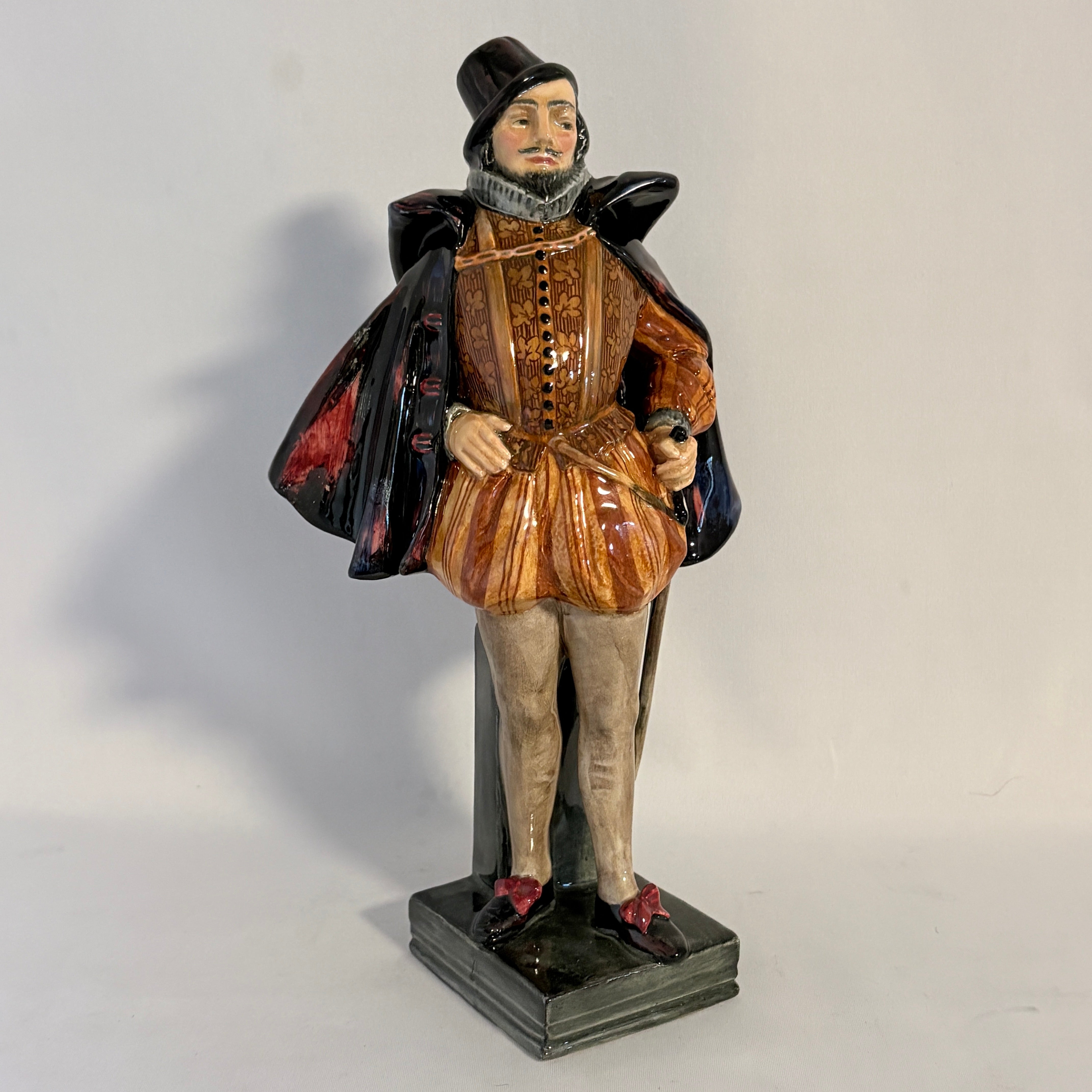 Royal Doulton HN1751 Sir Walter Raleigh Figurine