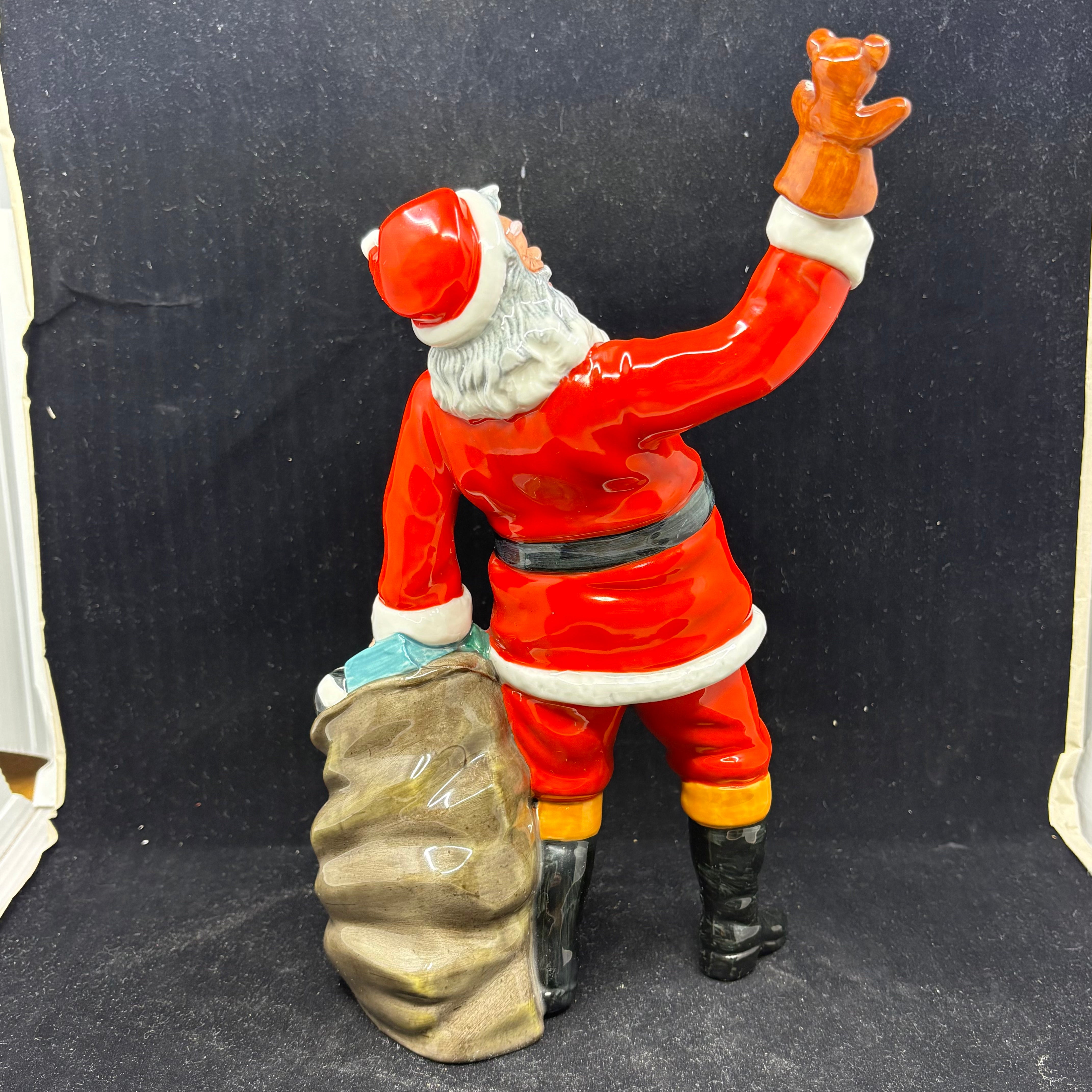 Royal Doulton Figurine Santa Claus HN2725 - William Cross