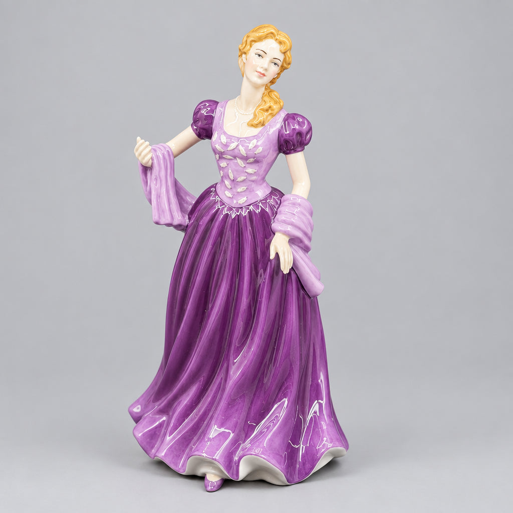 Royal Doulton Figurine A Gift For You HN5218-Front View