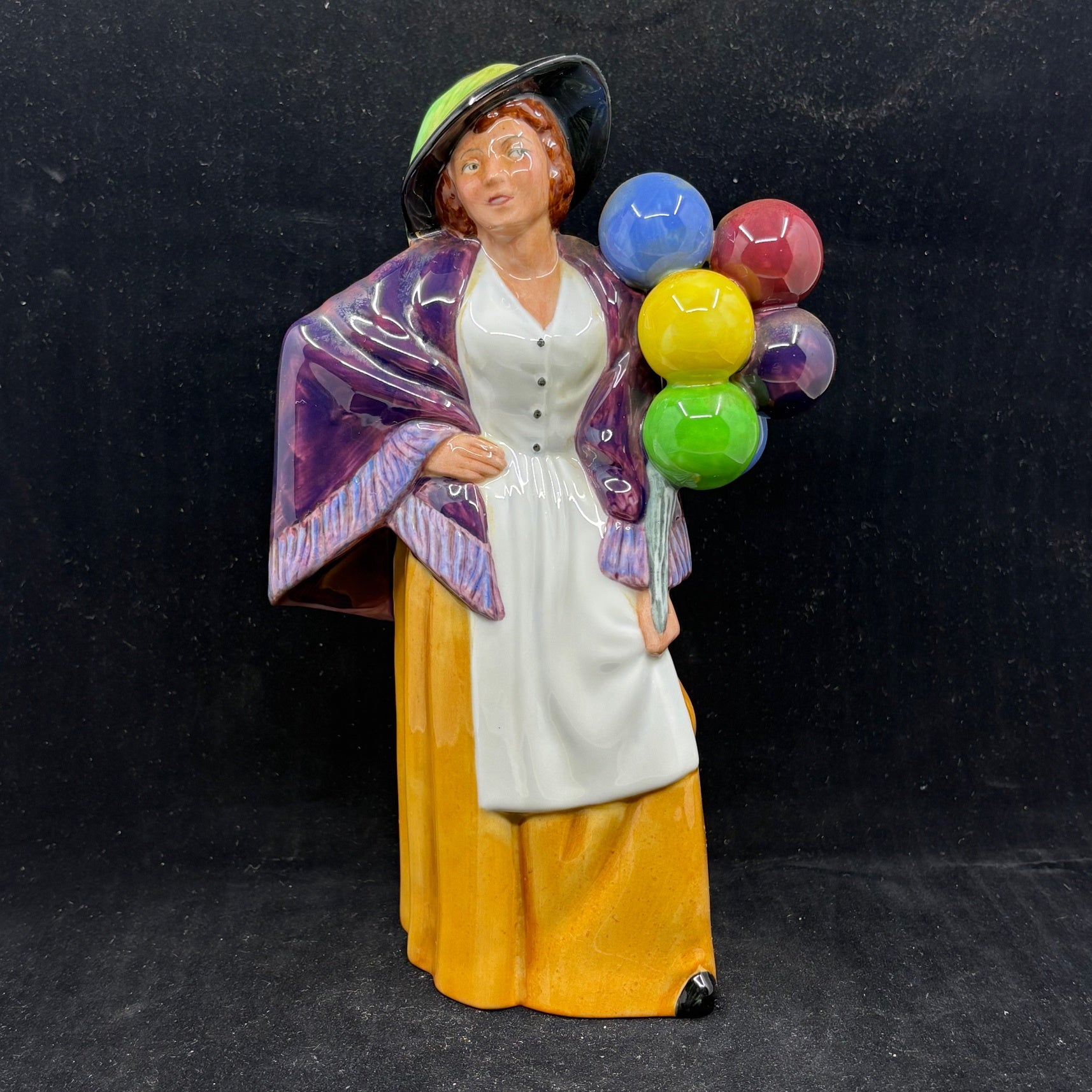 Royal Doulton Figurine Balloon Lady HN2935 - William Cross