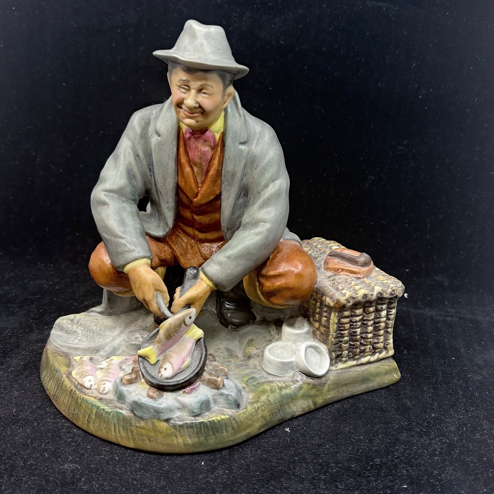Royal Doulton Figurine Bob Appeitie HN2444 - William Cross