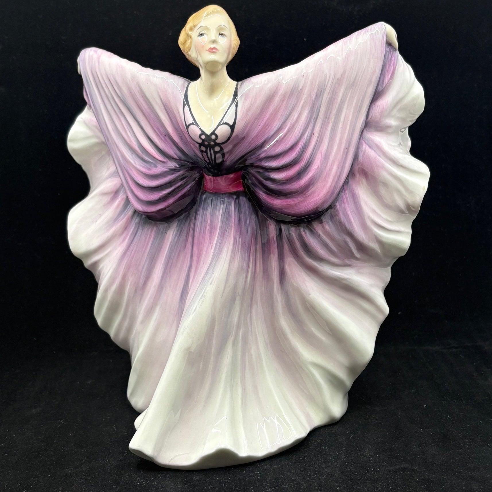 Royal Doulton Figurine Isadora HN2938 - William Cross