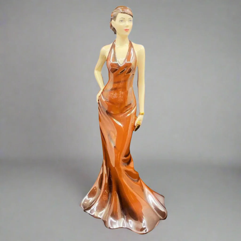 Royal Doulton Figurine Lisa HN5261 - William cross