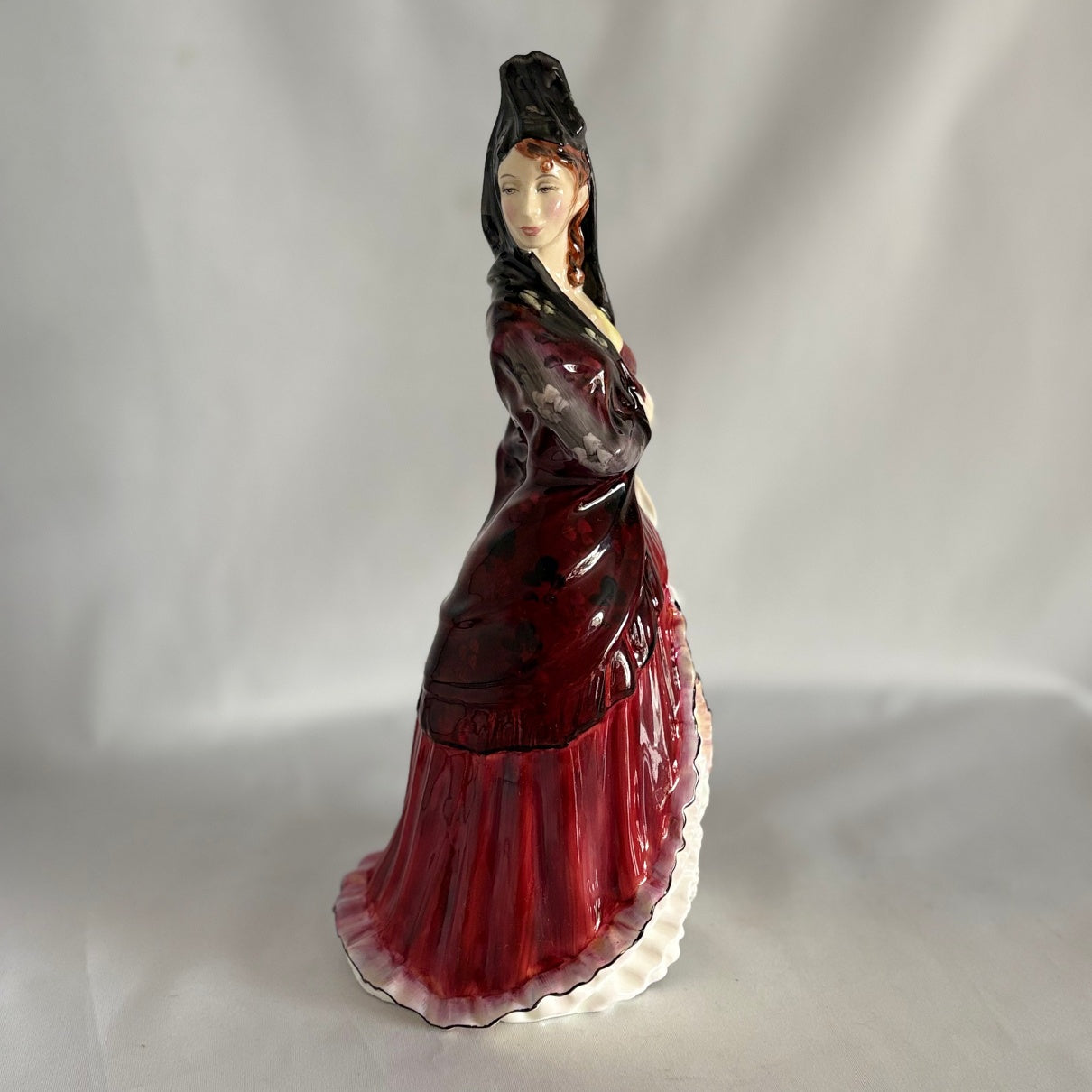 Royal Doulton Figurine Mantilla HN2712- William Cross