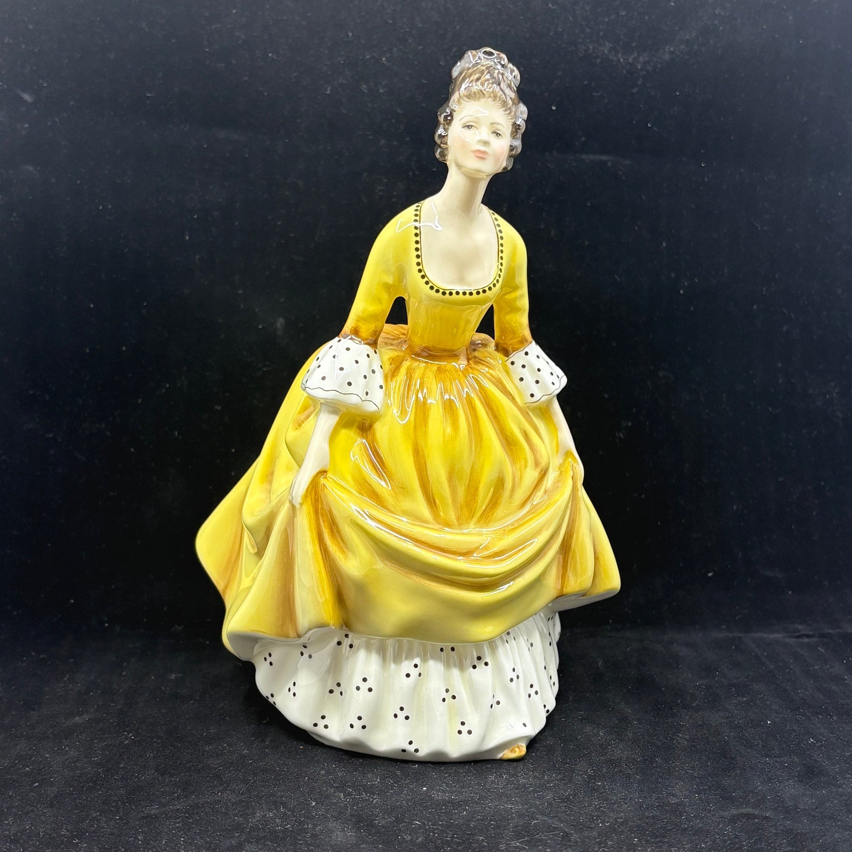 Royal Doulton Figurine Margaret HN2307 - William Cross