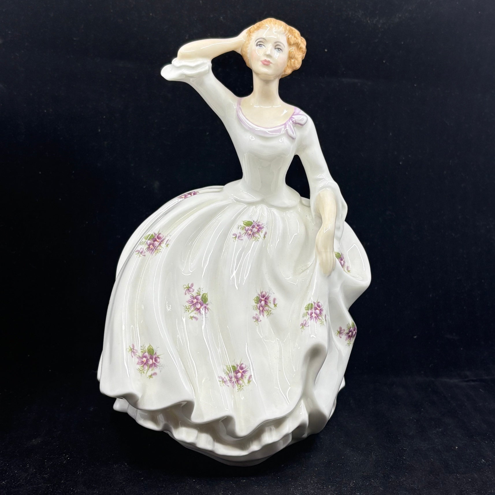 Royal Doulton Figurine Maureen HN2481 - William Cross