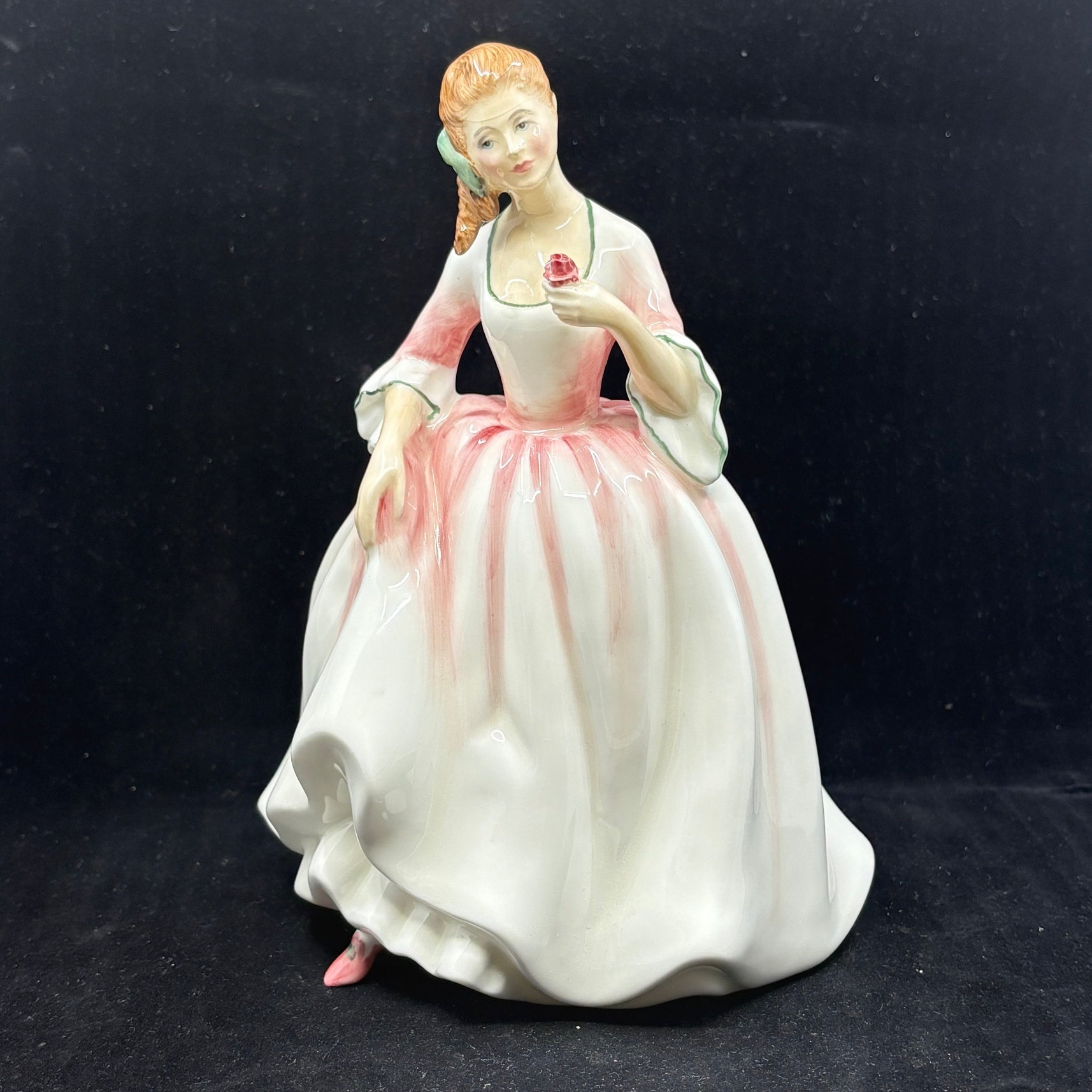 Royal Doulton Figurine Tender Moment HN3303 - William Cross