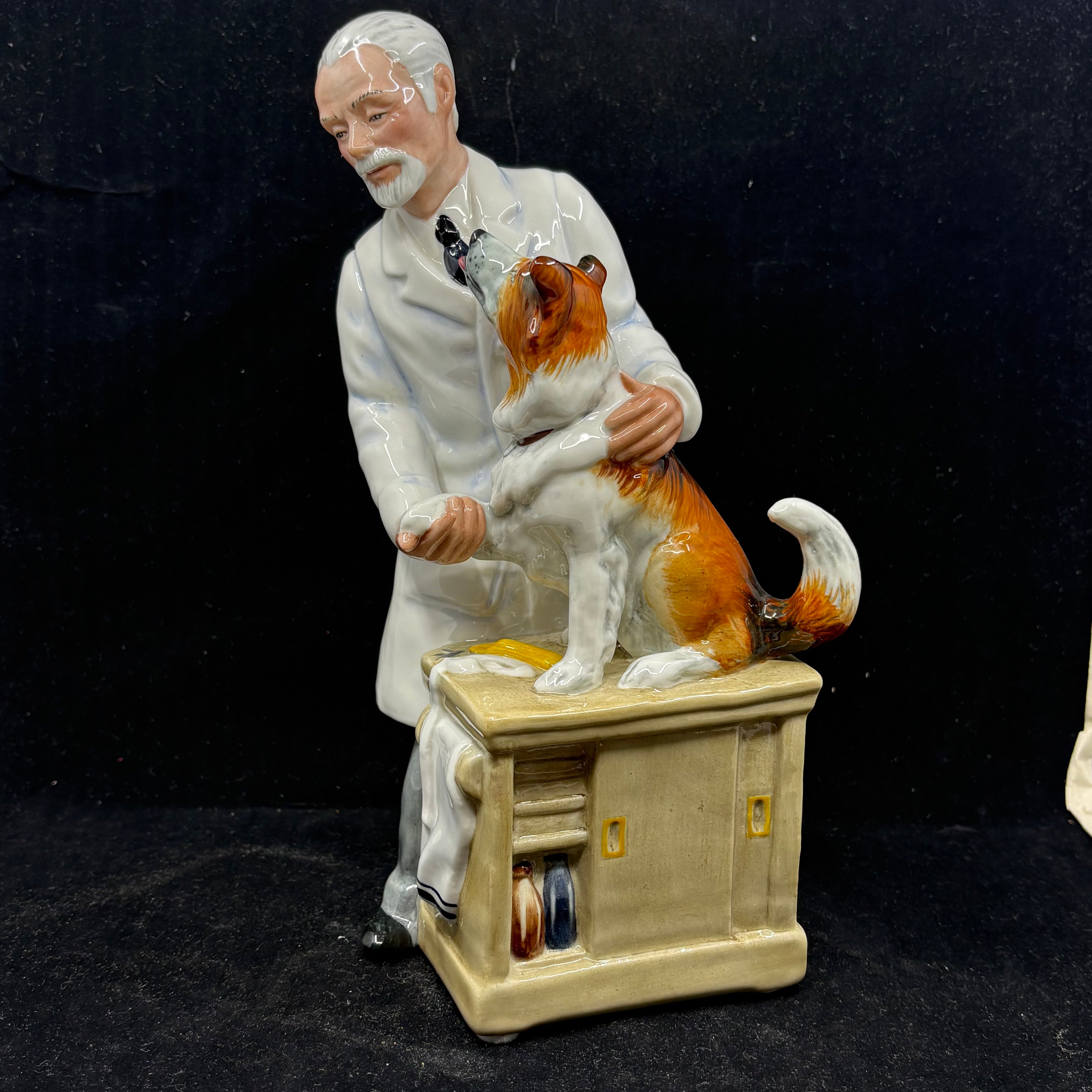 Royal Doulton Figurine Thanks Doc HN2731 - William Cross