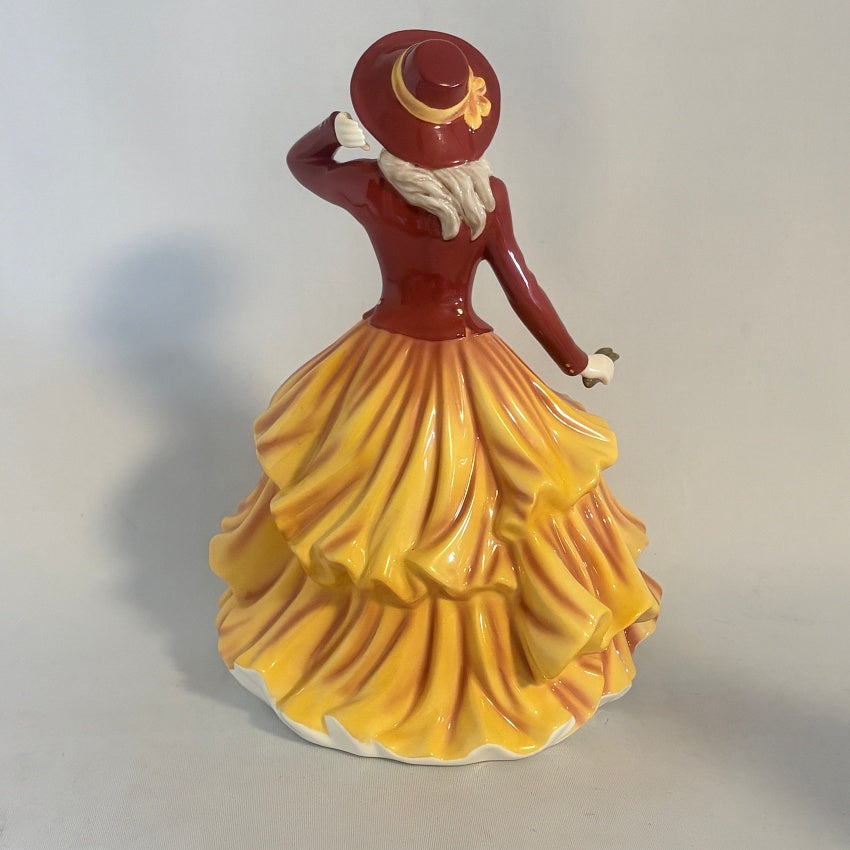 Royal Doulton Figurine Autumn Walk HN5257
