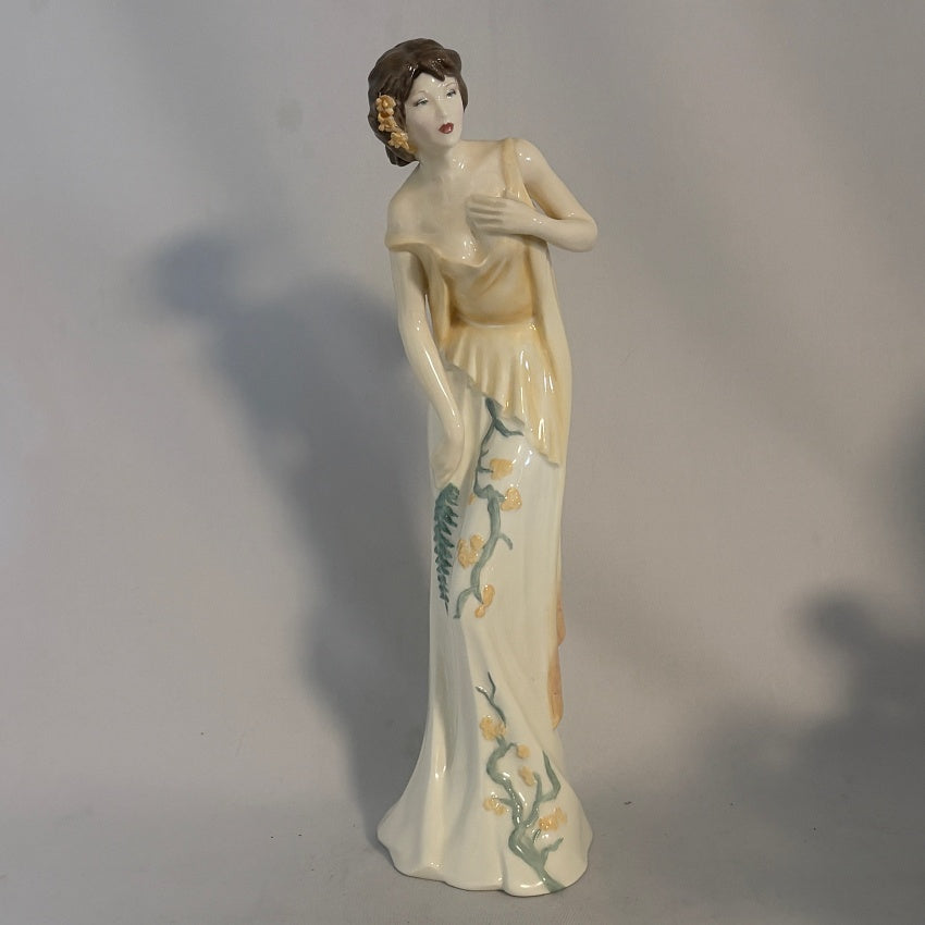 Royal Doulton Figurine Sweet Dreams HN4193