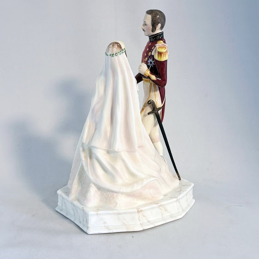 Royal Doulton Figurine Queen Victoria & Prince Albert HN3256