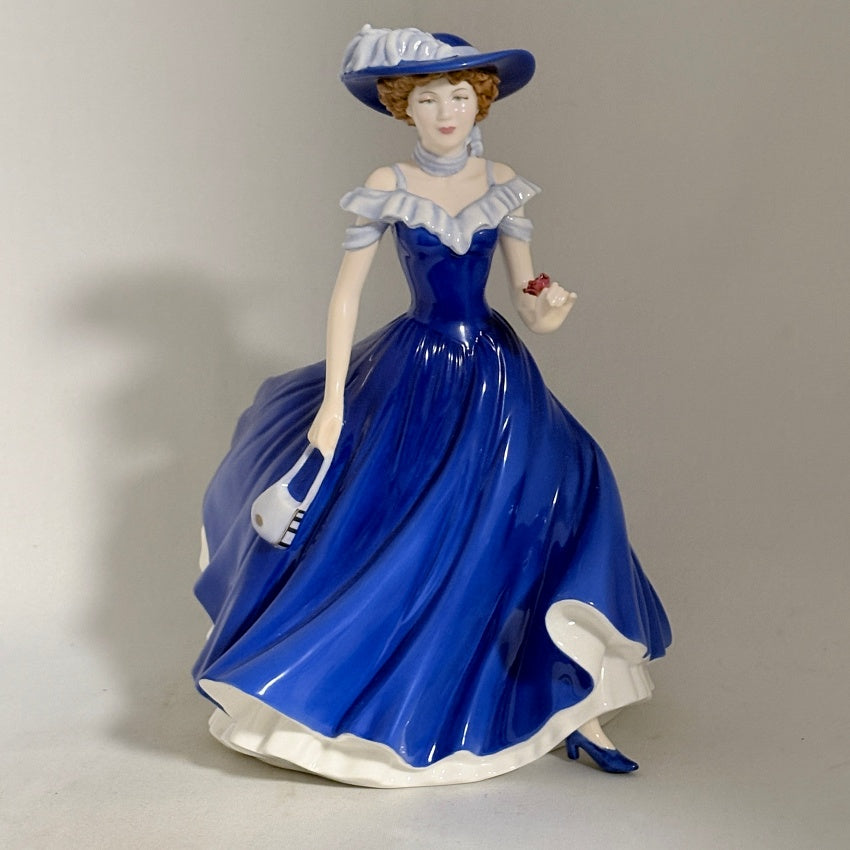 Royal Doulton Figurine Summer Stroll HN4988