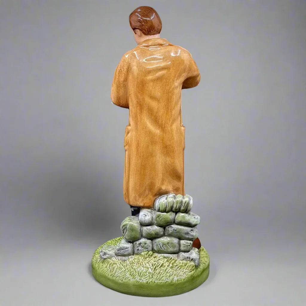 Royal Doulton Figurine Country Veterinary HN4560 - William Cross