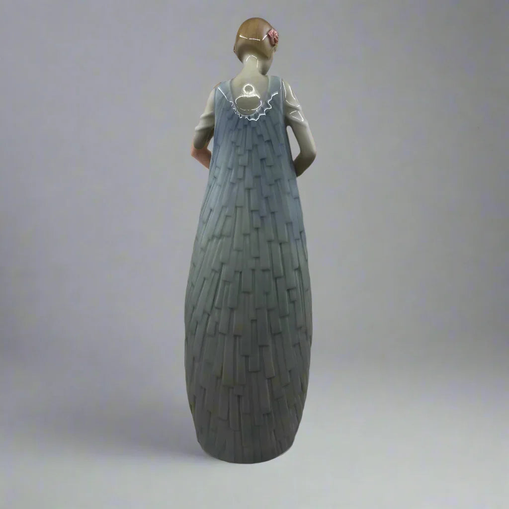 Royal Doulton Figurine Debut HN3046 - William Cross