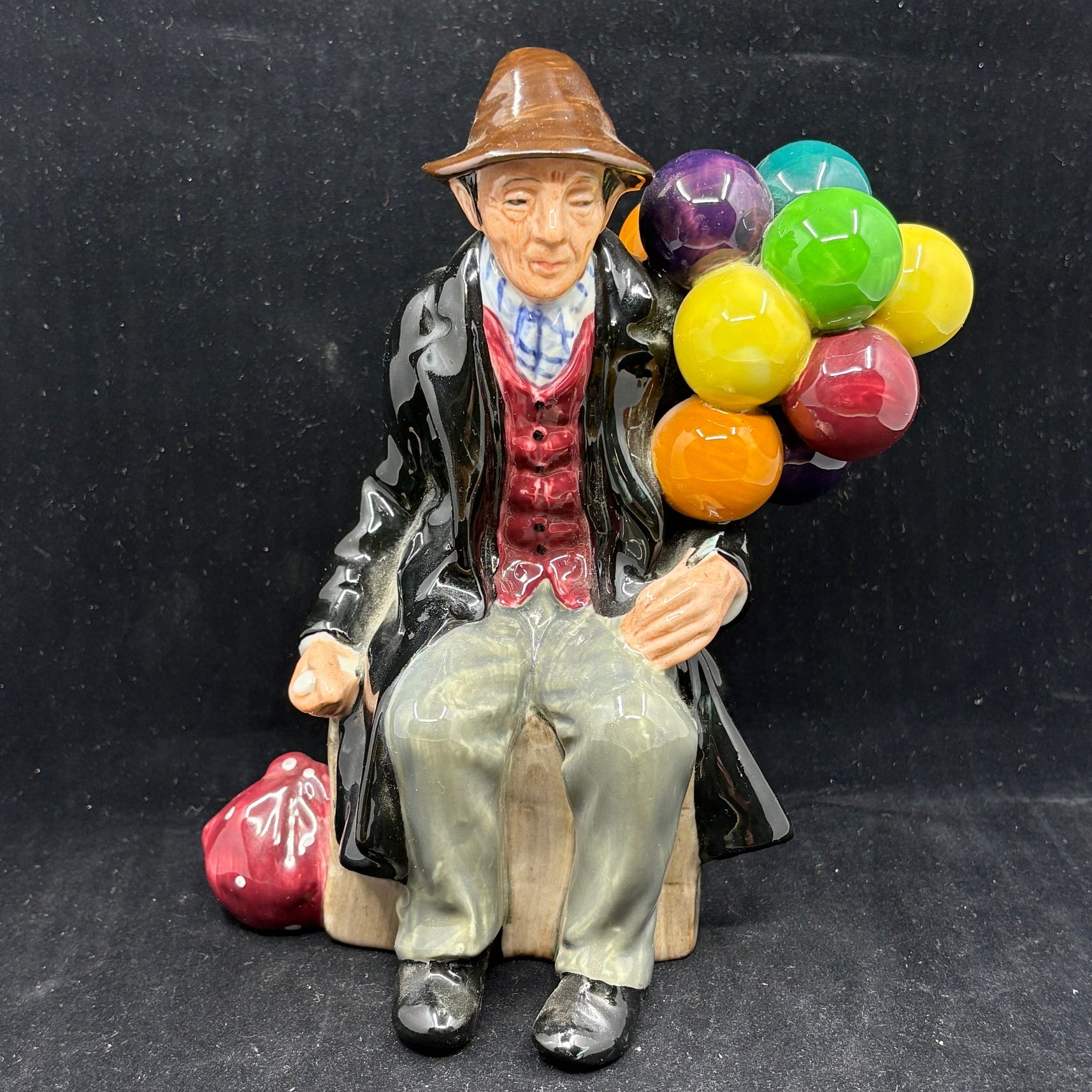 Royal Doulton Figurine Balloon Man HN1954