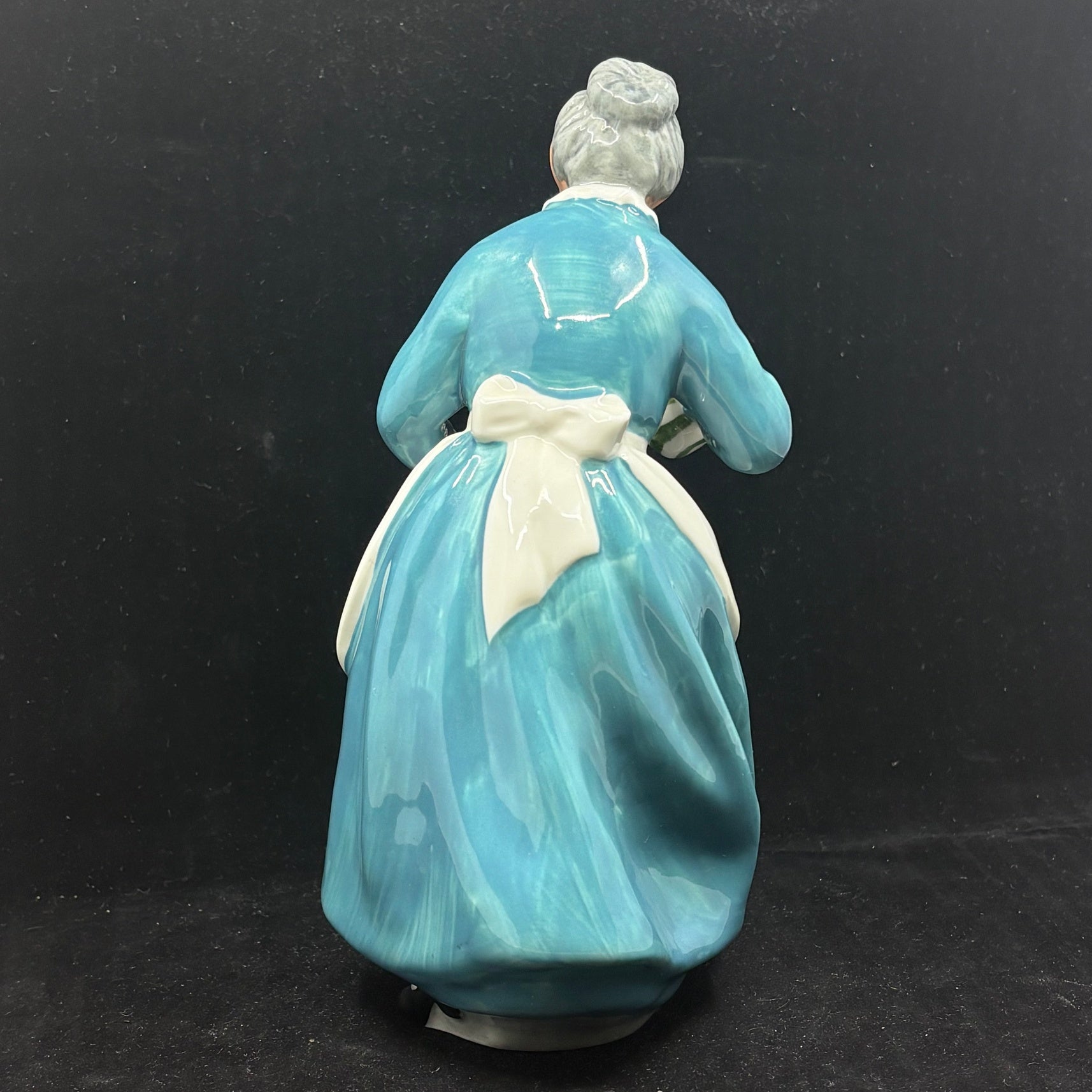 Royal Doulton Figurine The Favourite HN2229 - William Cross