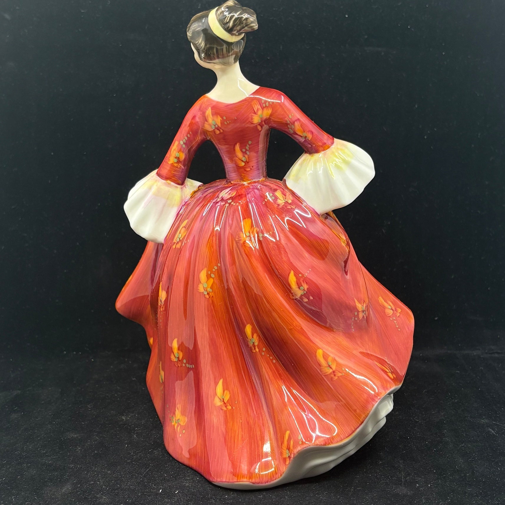 Royal Doulton Figurine Stephanie HN2811 - William Cross