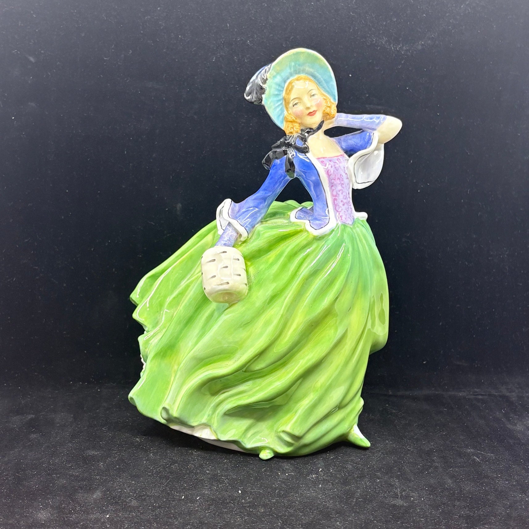 Royal Doulton Figurine Autumn Breezes HN1913 - William Cross