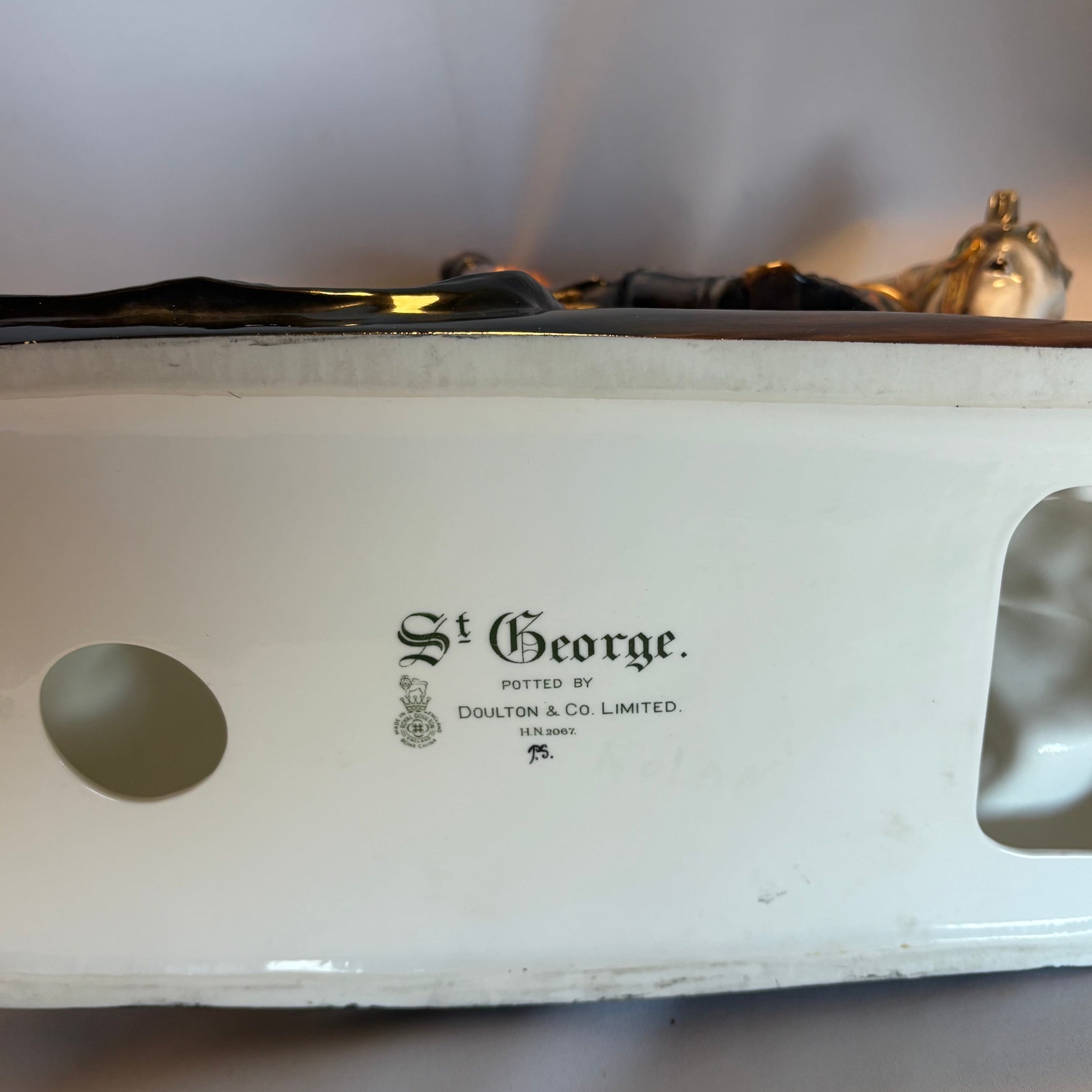 Royal Doulton Figurine St George HN2067 - William Cross