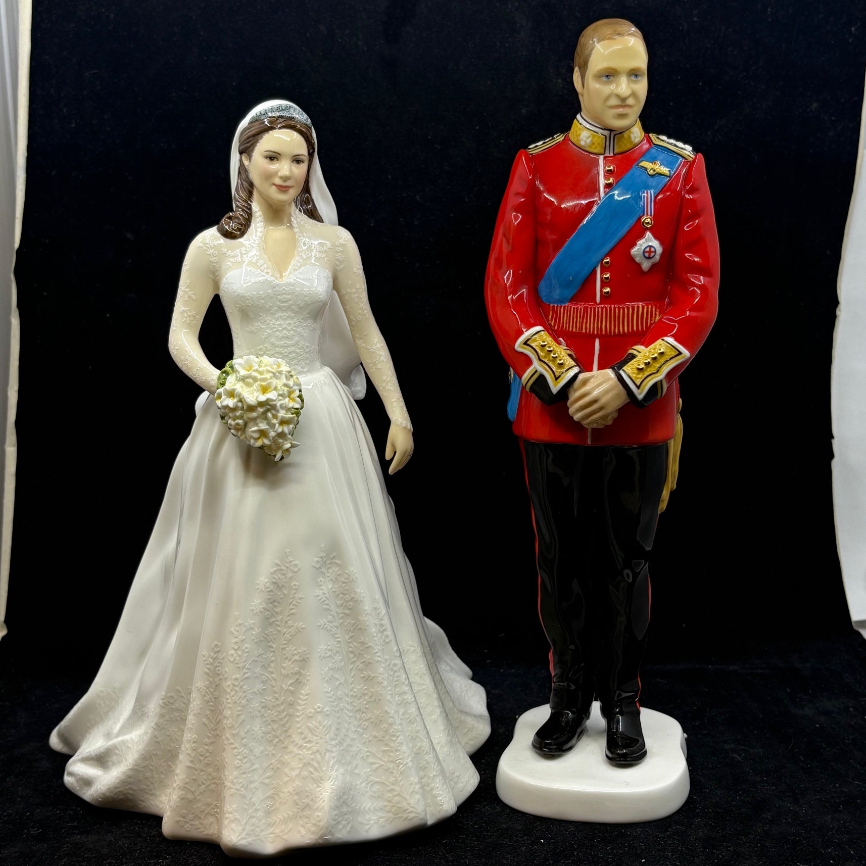 Royal Doulton Figurine William & Catherine Wedding Day - William Cross