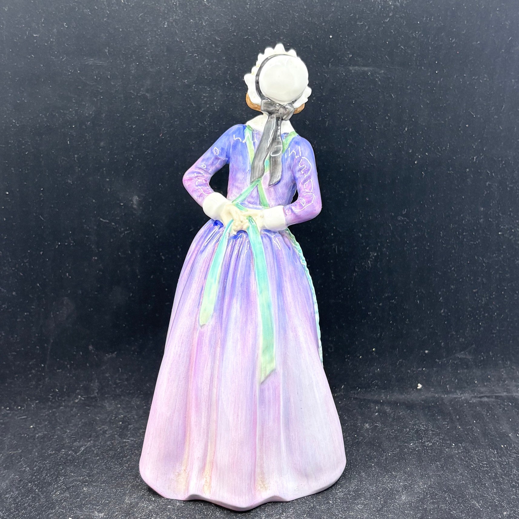 Royal Doulton Figurine Susan HN2056 - William Cross