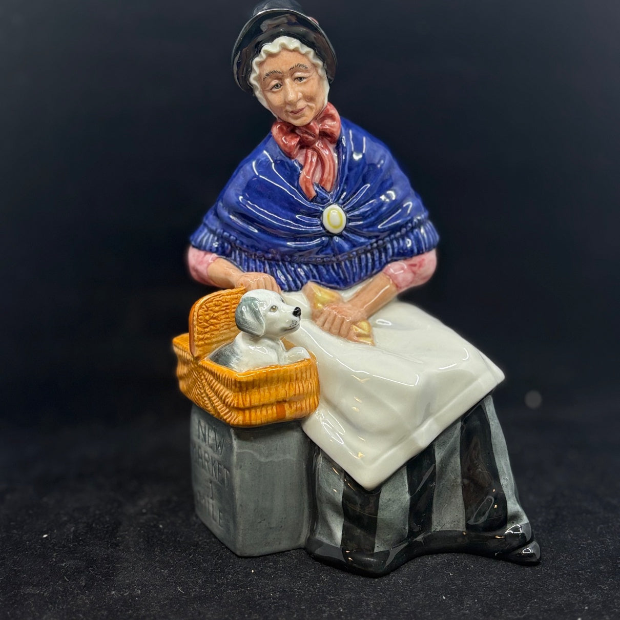 Royal Doulton Figurine New Companion HN2770 - William Cross