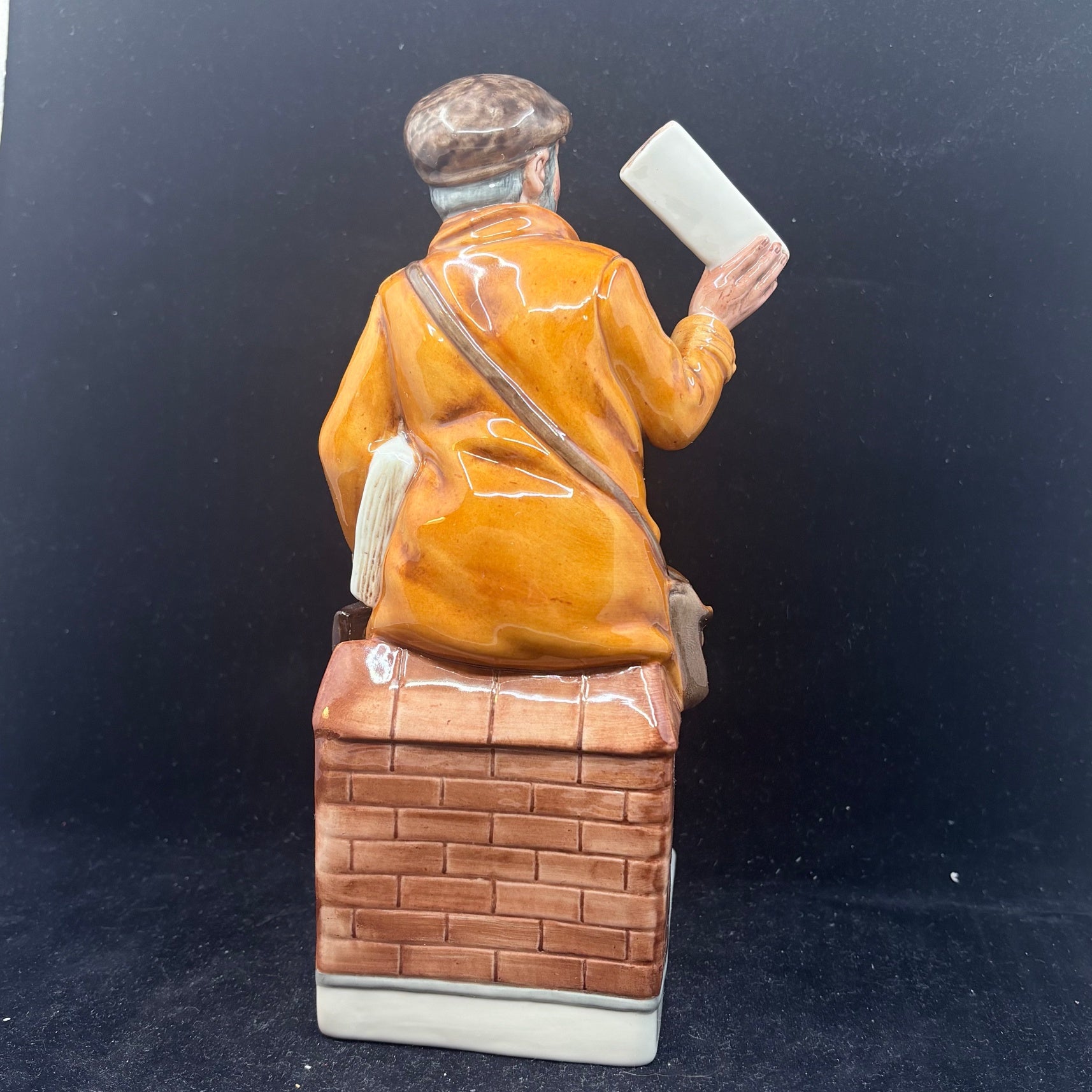 Royal Doulton Figurine The News Vendor HN2891