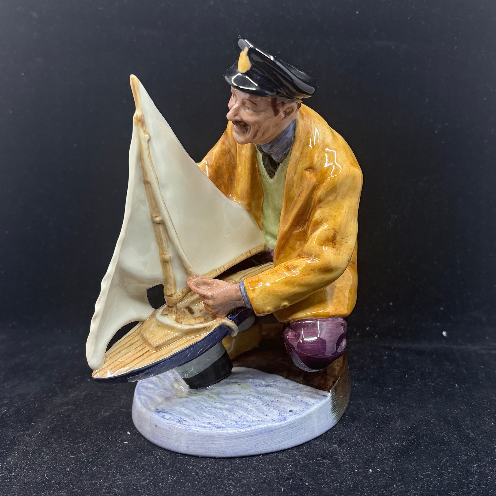 Royal Doulton Figurine Sailors Holiday HN2442 - William Cross