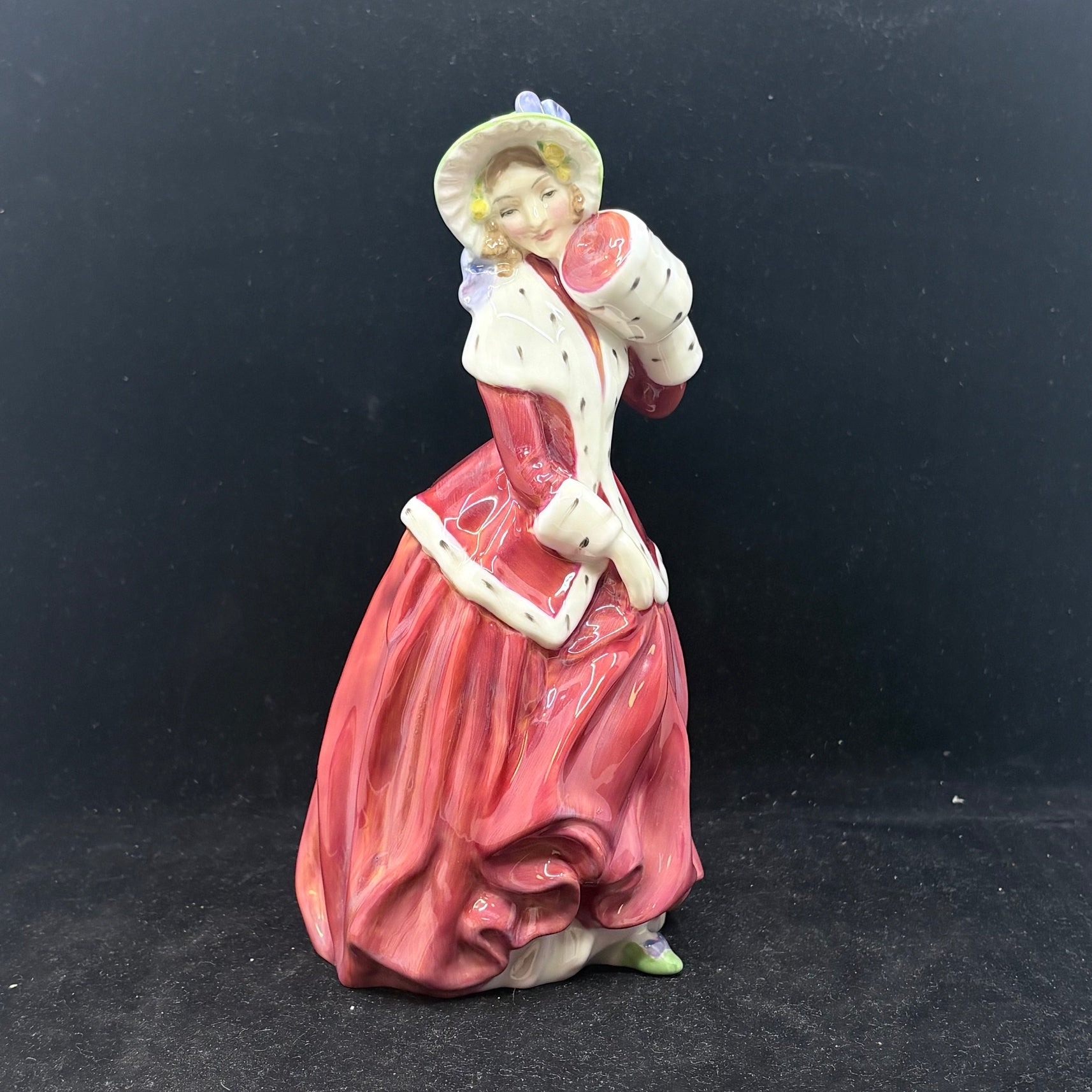 Royal Doulton Figurine Christmas Morn HN1992 - William Cross