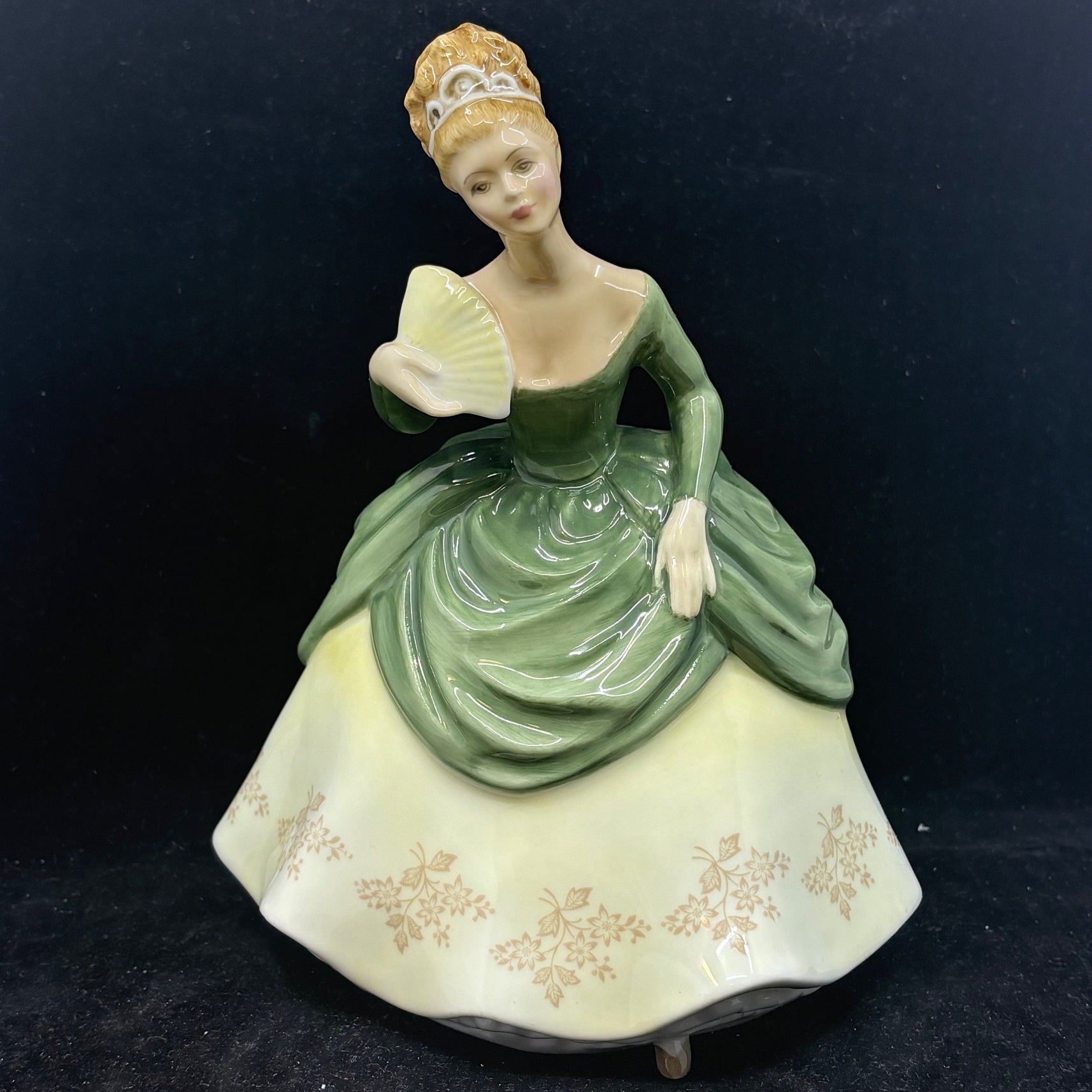 Royal Doulton Figurine Soriee HN2312-William Cross