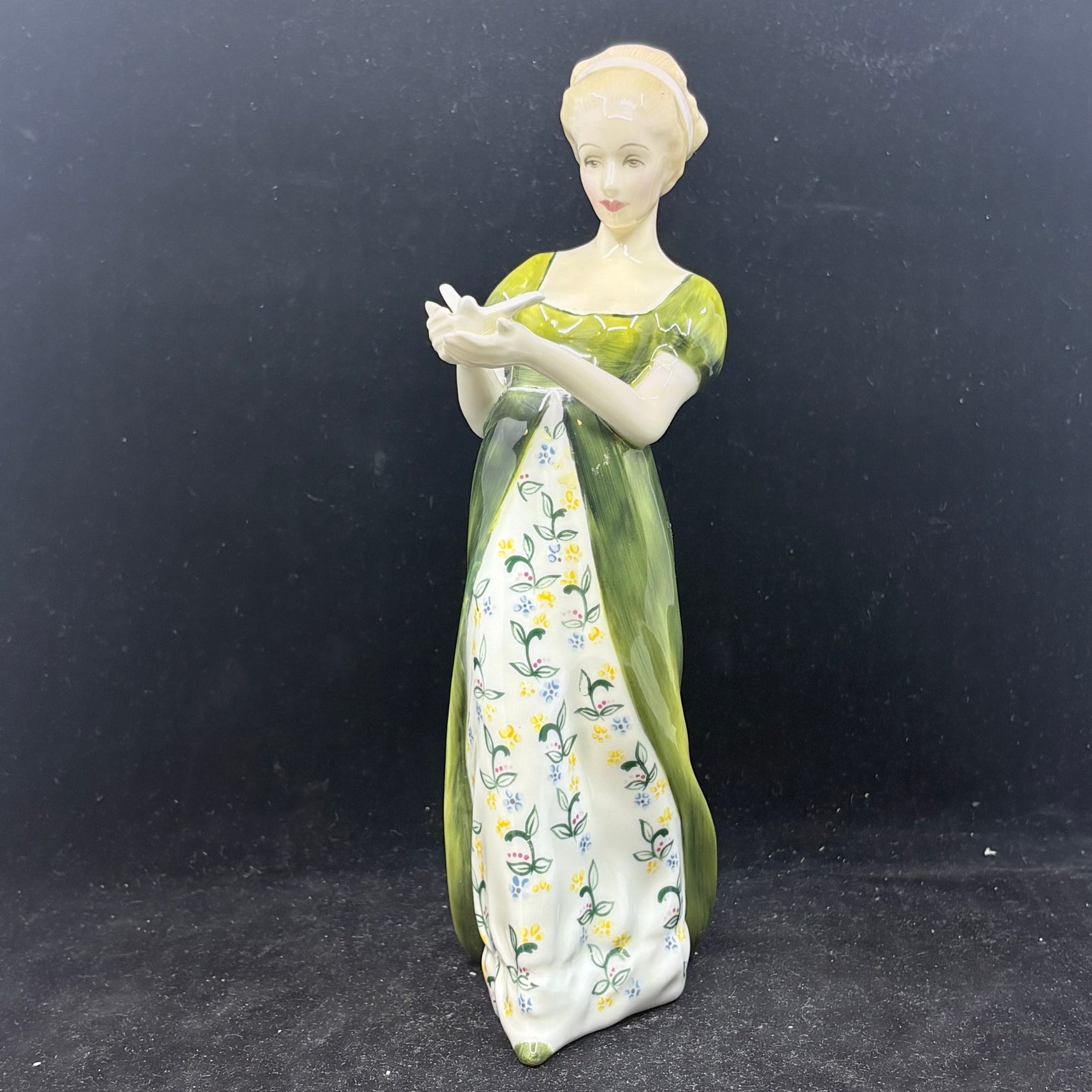 Royal Doulton Figurine Veneta HN2722 - William Cross