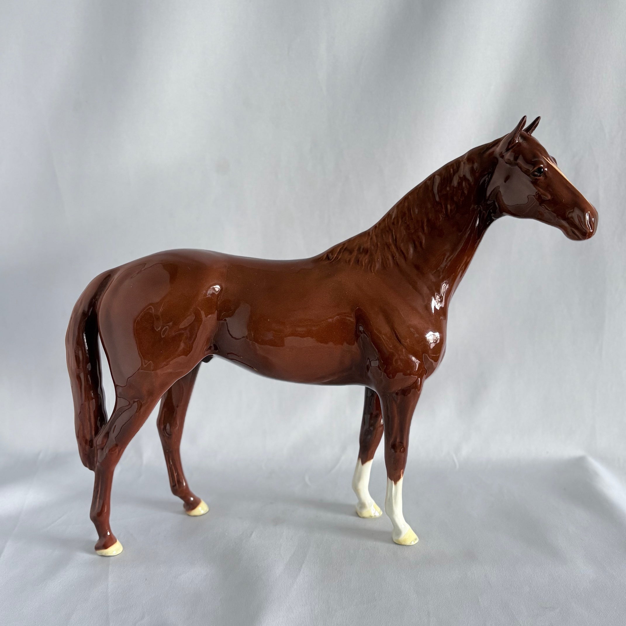 Beswick Large Hunter Horse Model 1734 Chestnut Gloss 1961–1963
