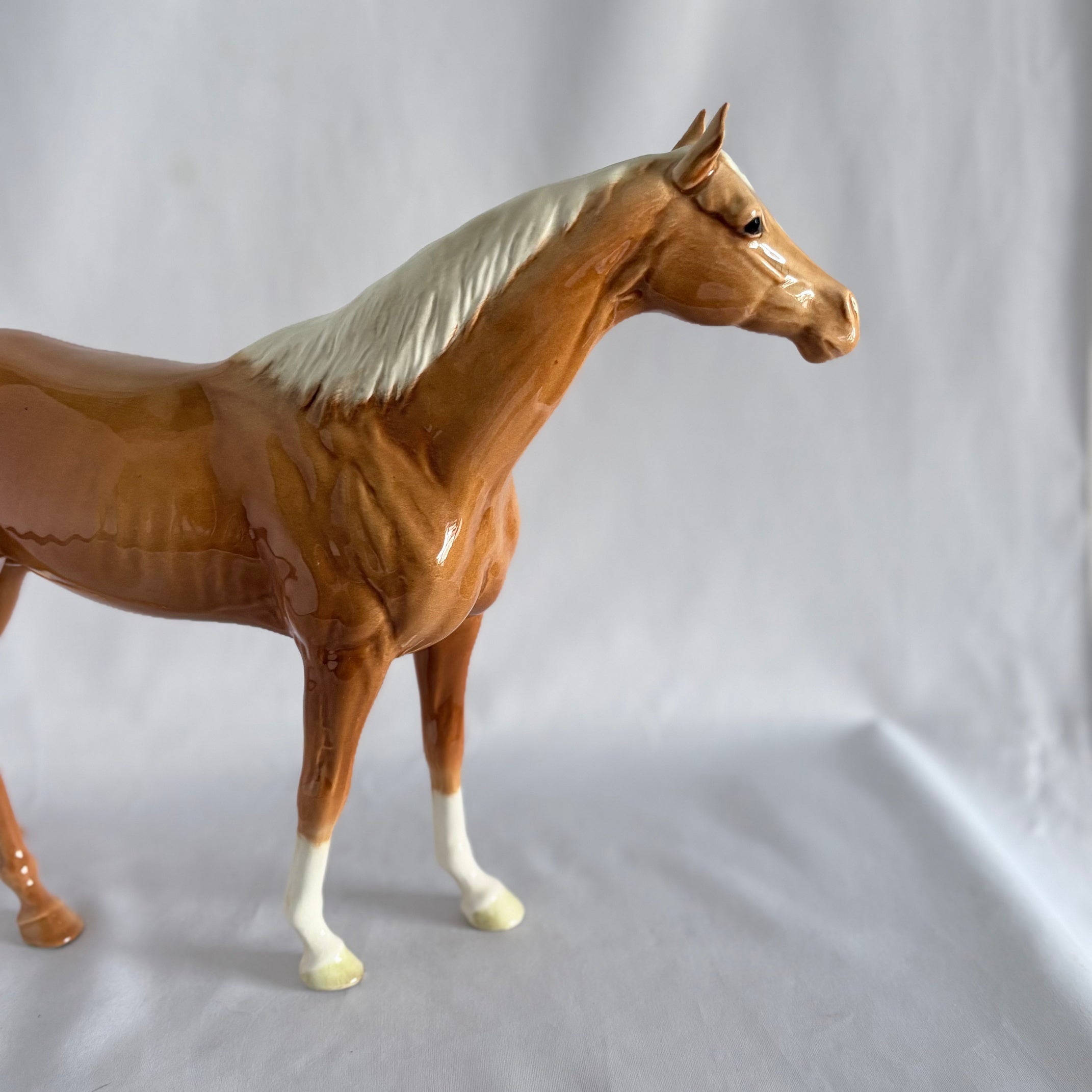 Beswick Large Racehorse Model 1564 Palomino Gloss Rare Colourway 1959–1982