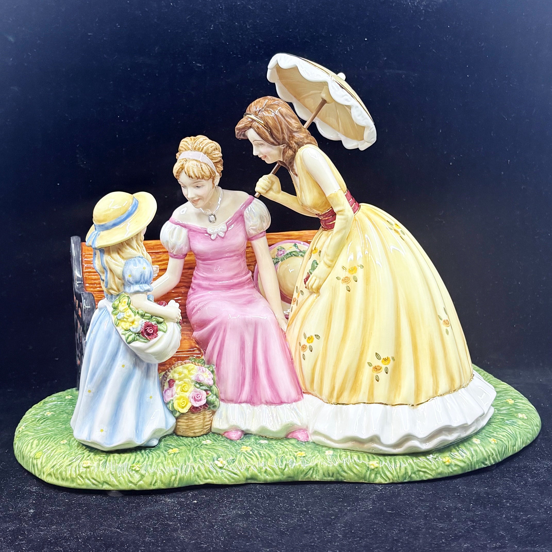 Royal Doulton Figurine Sunday at the Park HN5417- William Cross