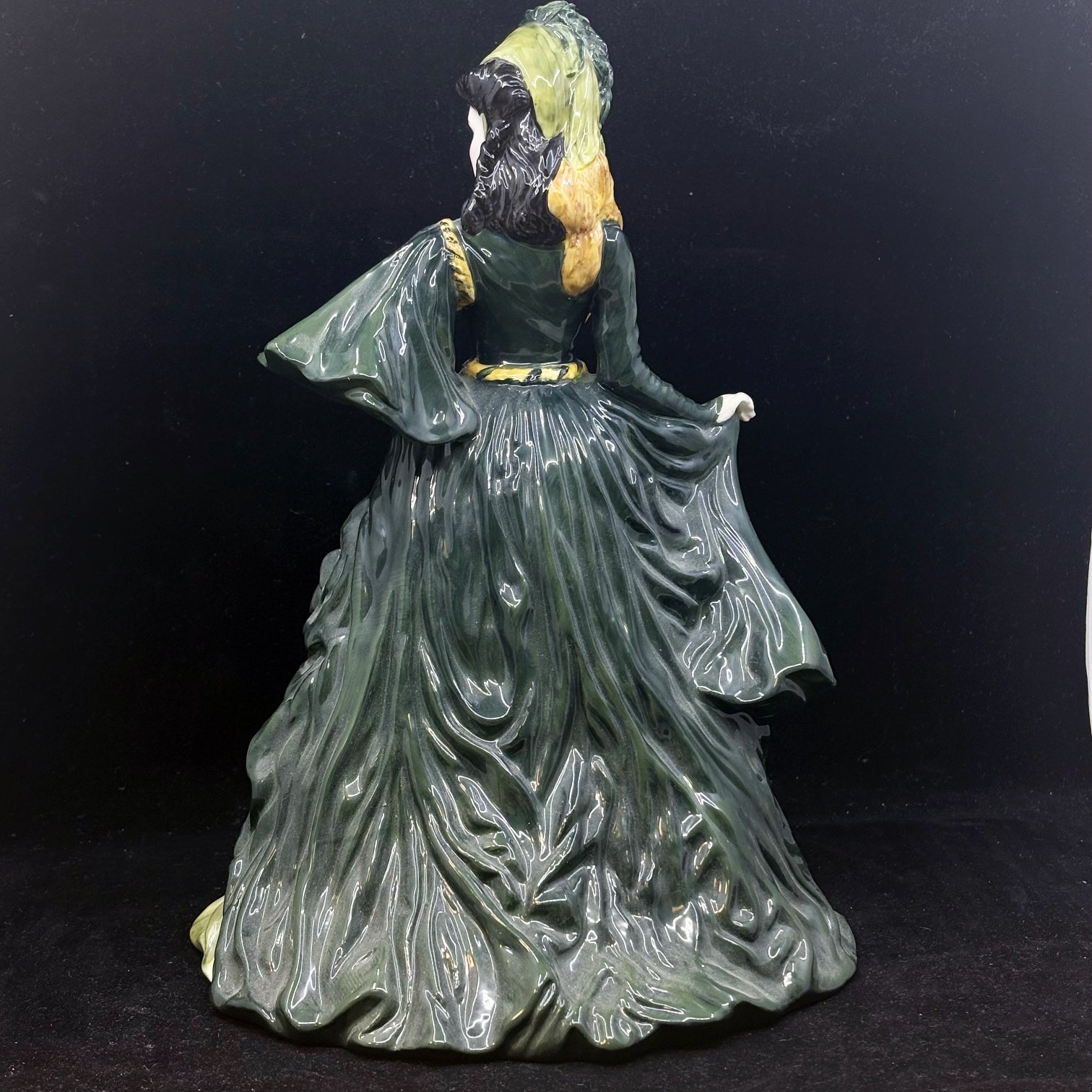 Royal Doulton Figurine Scarlette Ohara HN4200 - William Cross