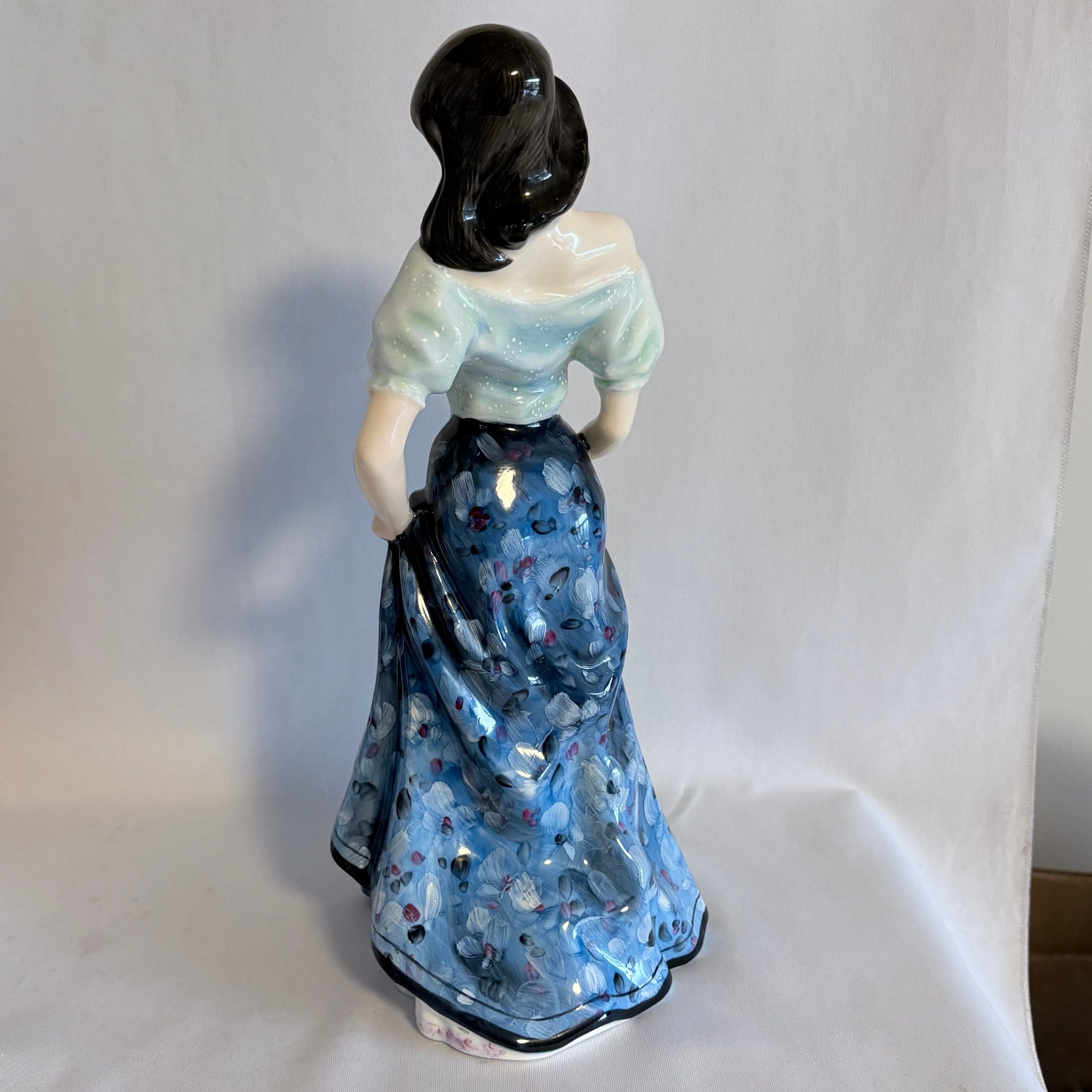 Royal Doulton Figurine Haute Ensemble Set