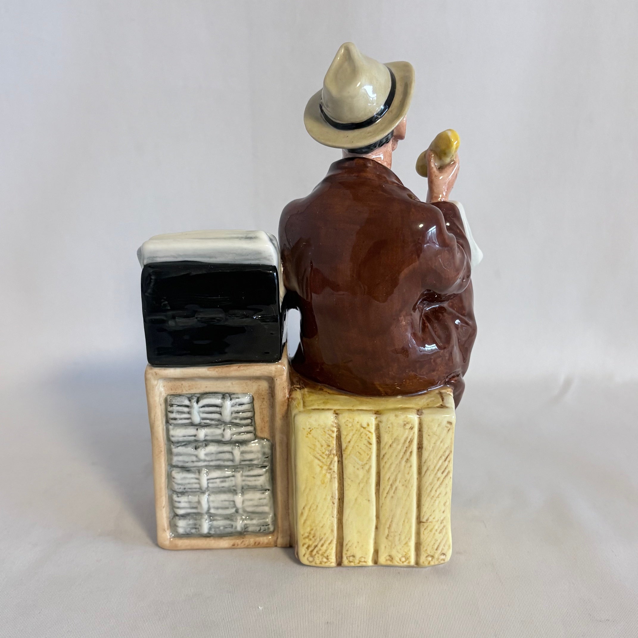 Royal Doulton Figurne Stop Press HN2683