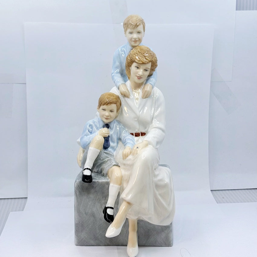 Royal Doulton A Loving Mother HN5857 Figurine - William Cross