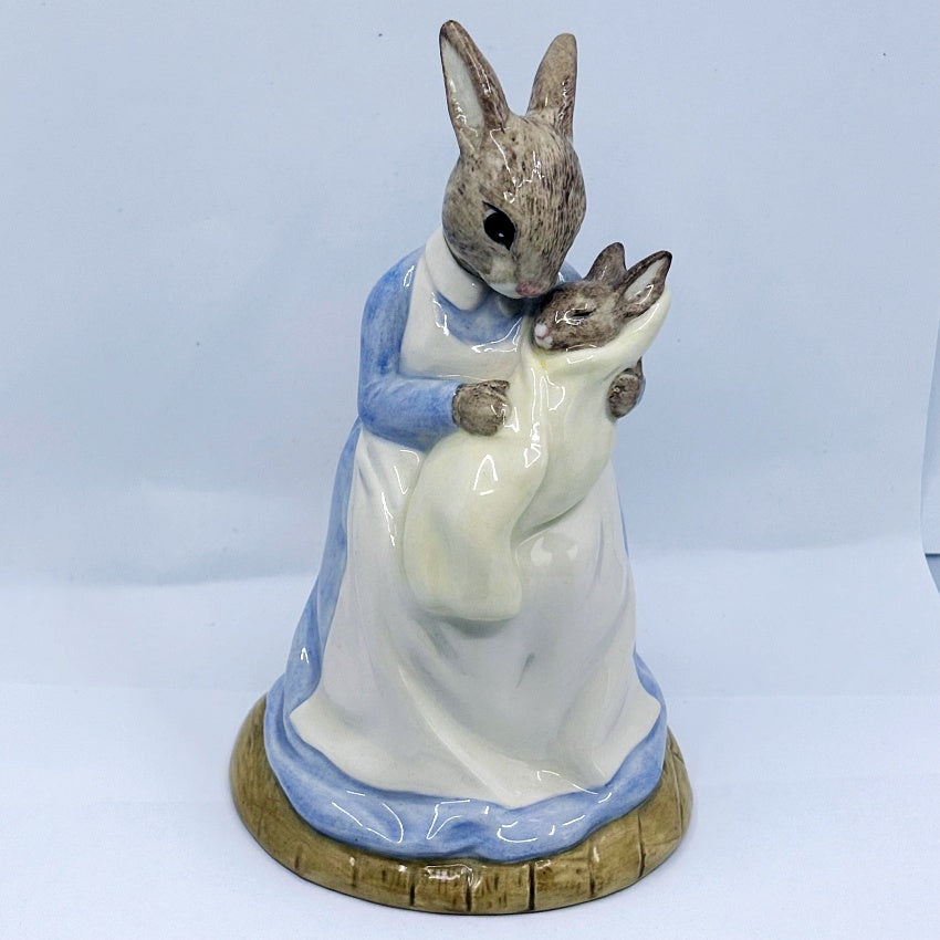 Royal Doulton Bunnykins Mother & Baby DB226